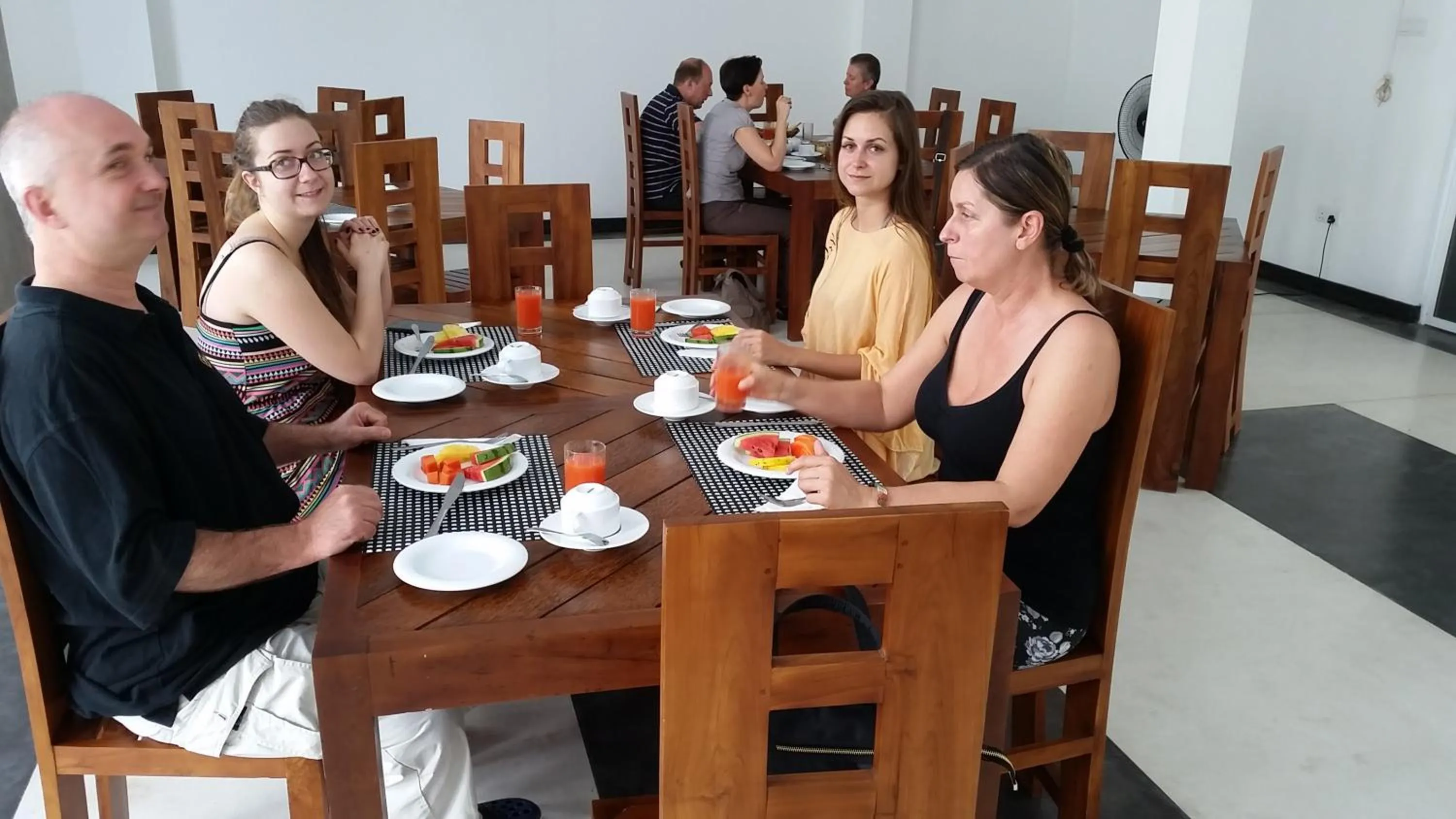 Restaurant/places to eat in Leighton Resort