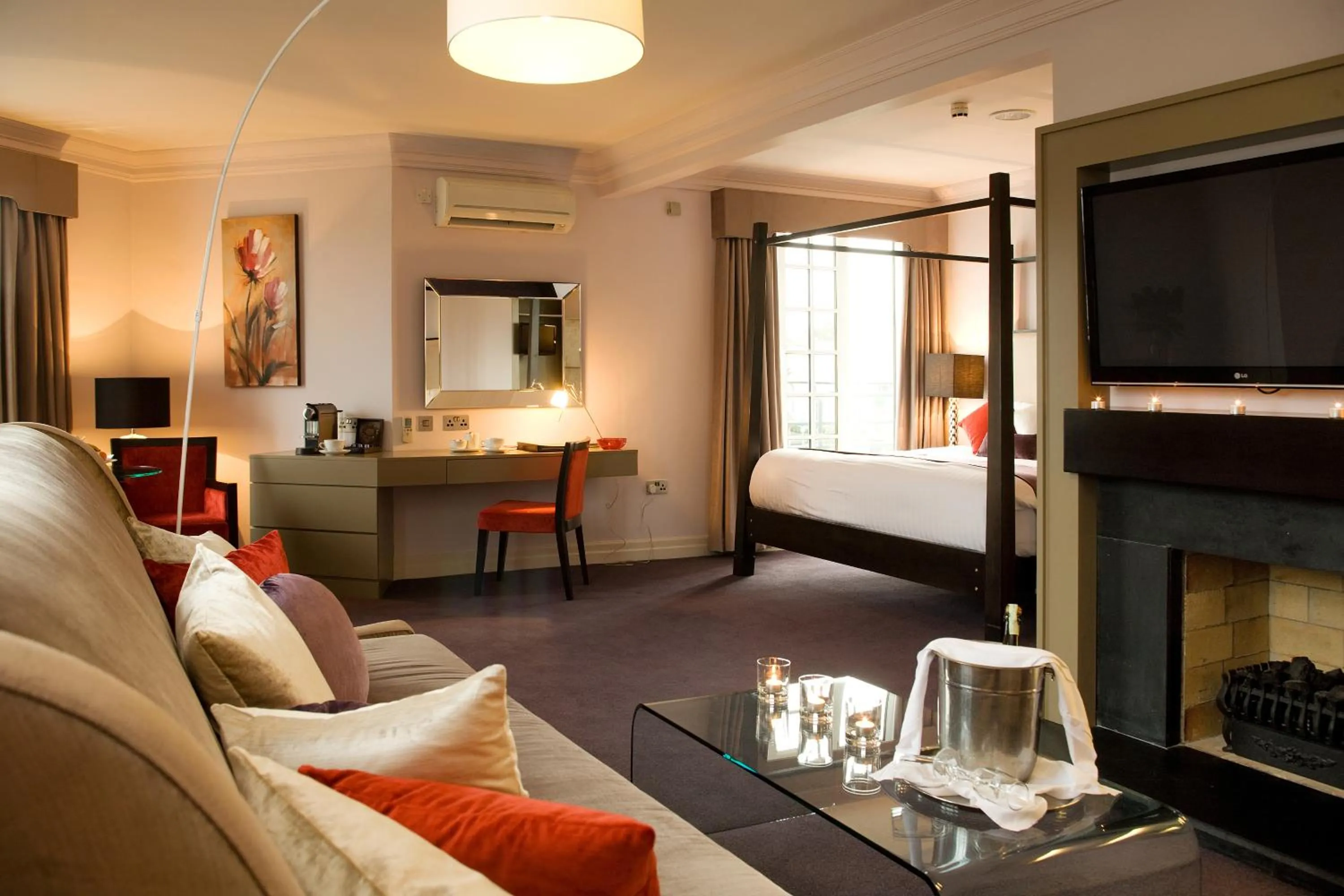 Photo of the whole room, Bed in Talbot Hotel Stillorgan