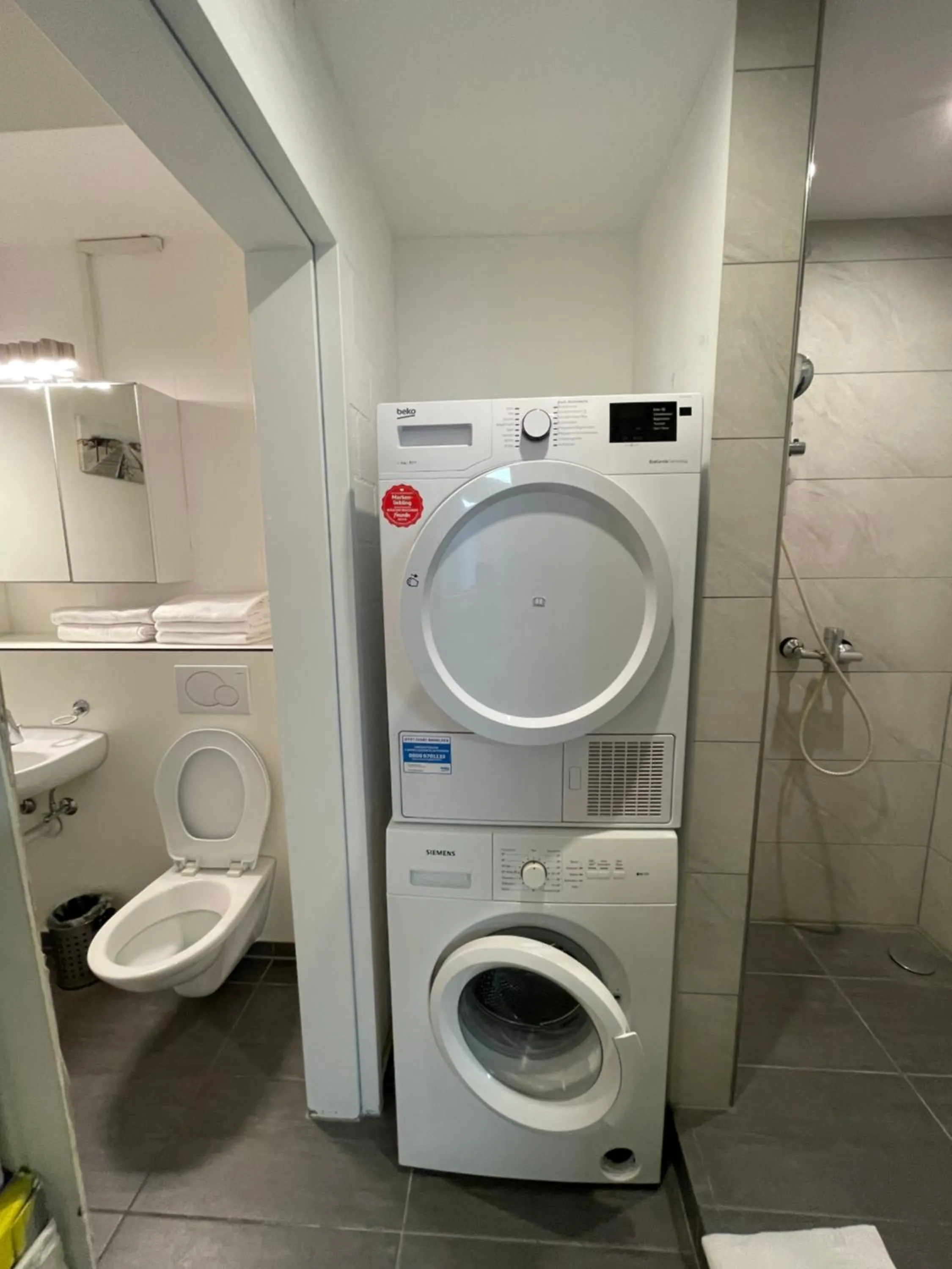 Shower in Berger Zentrum