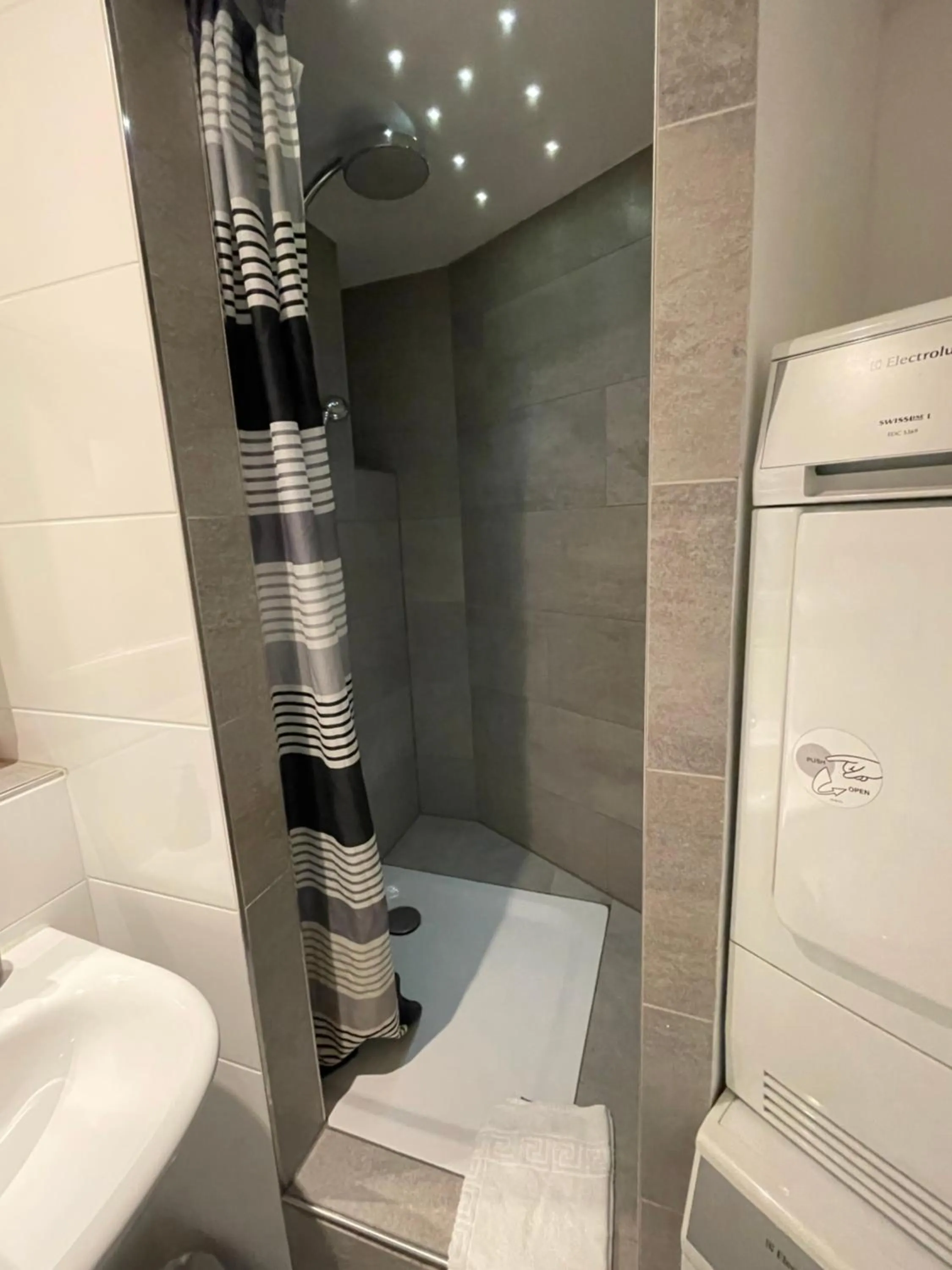 Shower in Berger Zentrum