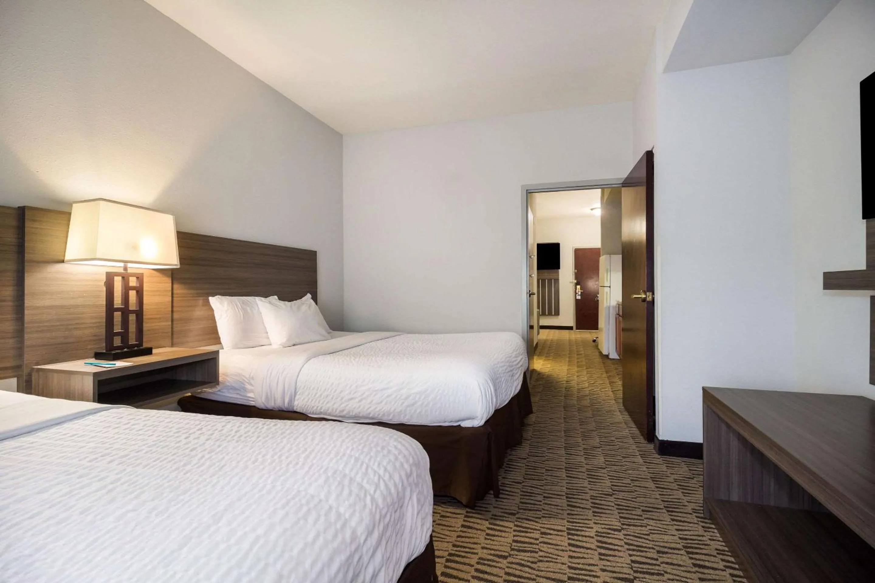 Bedroom, Bed in Clarion Pointe Charleston - West Ashley