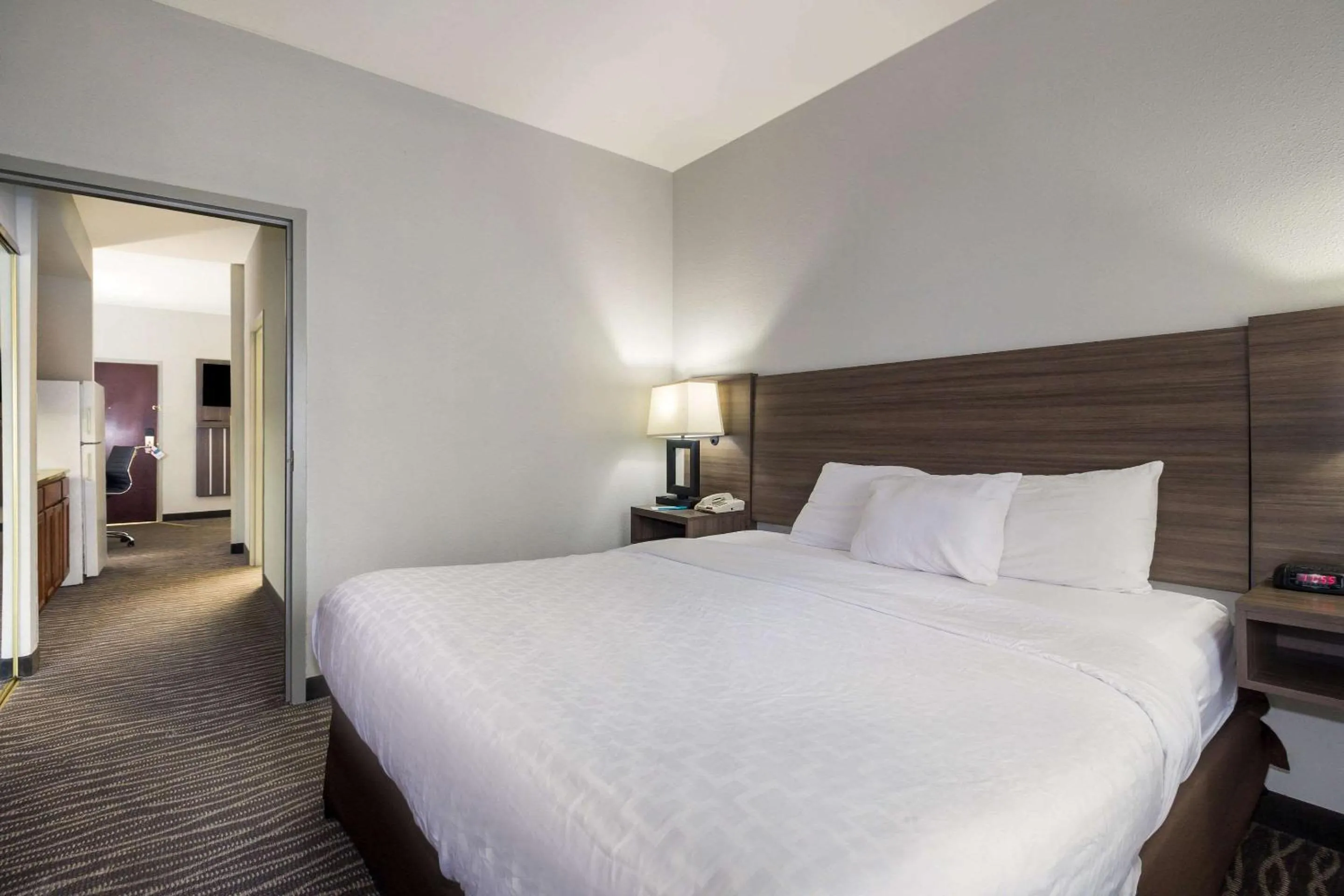 Bedroom, Bed in Clarion Pointe Charleston - West Ashley