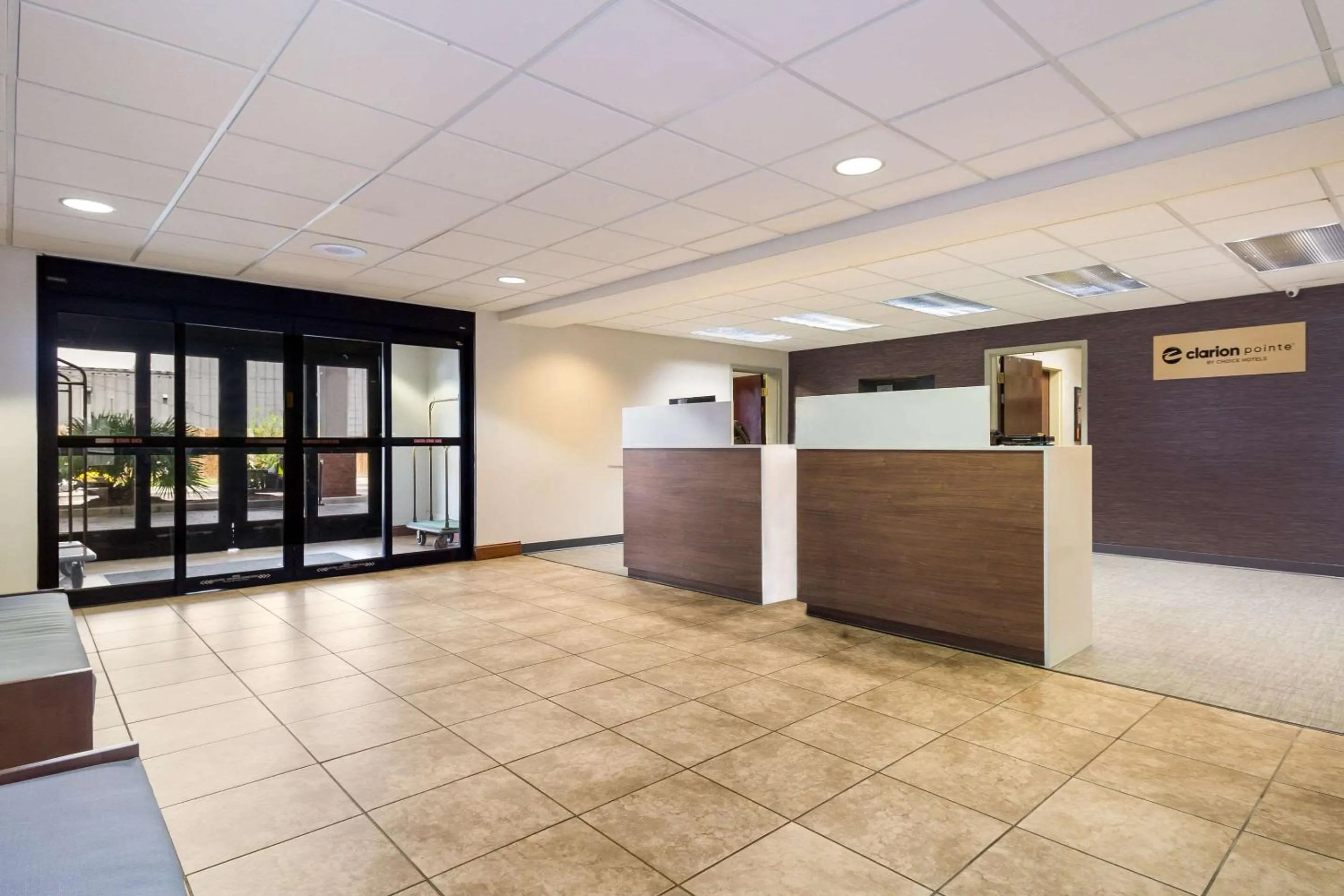 Lobby or reception in Clarion Pointe Charleston - West Ashley