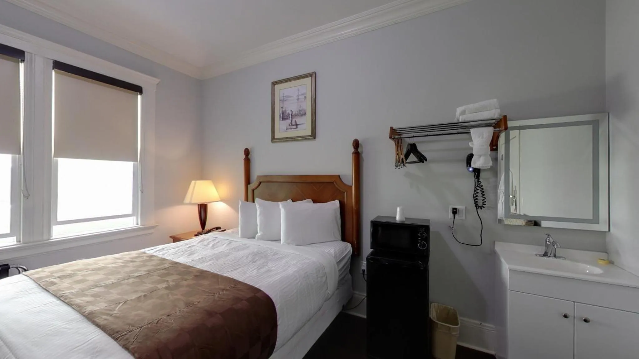 Bed in Warfield Hotel