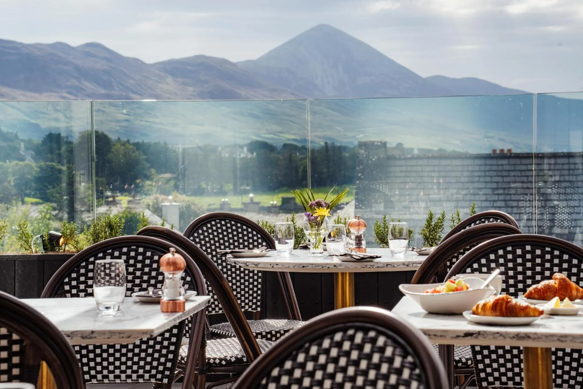 Restaurant/places to eat in Westport Coast Hotel