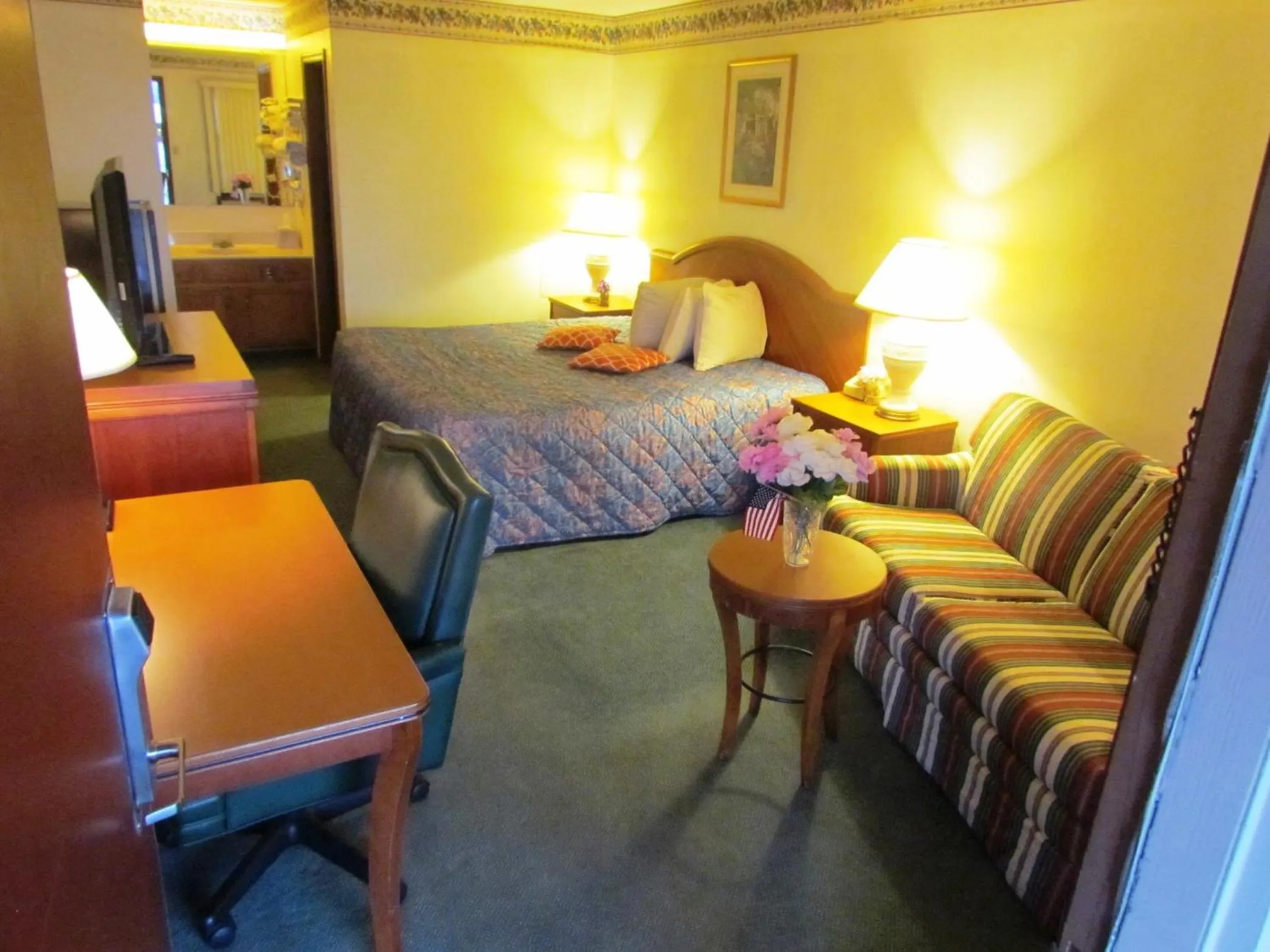 Photo of the whole room in Travel Inn & Suites