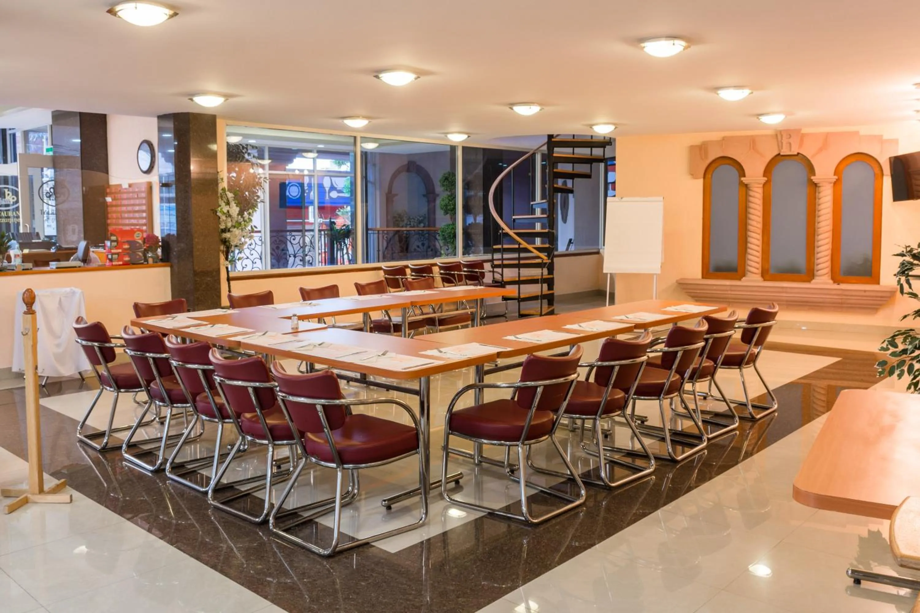 Restaurant/places to eat in Hotel Real Plaza Aguascalientes