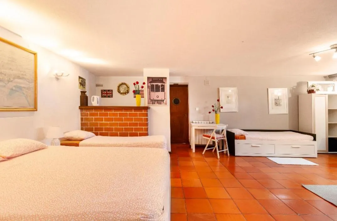 Family Studio - Basement in Suites Foz O Porto