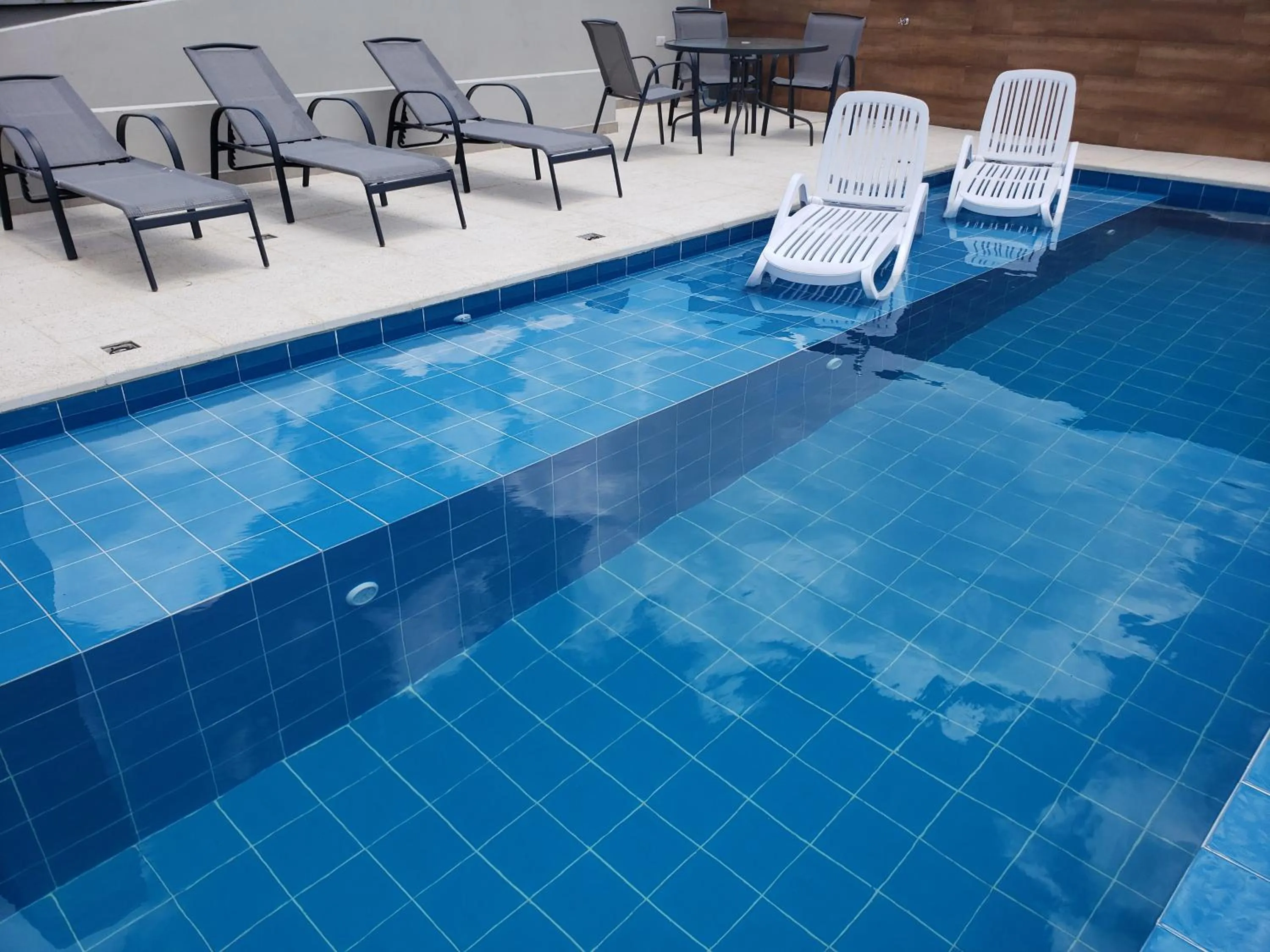 Pool view in START Villa Morra Rent Apartments