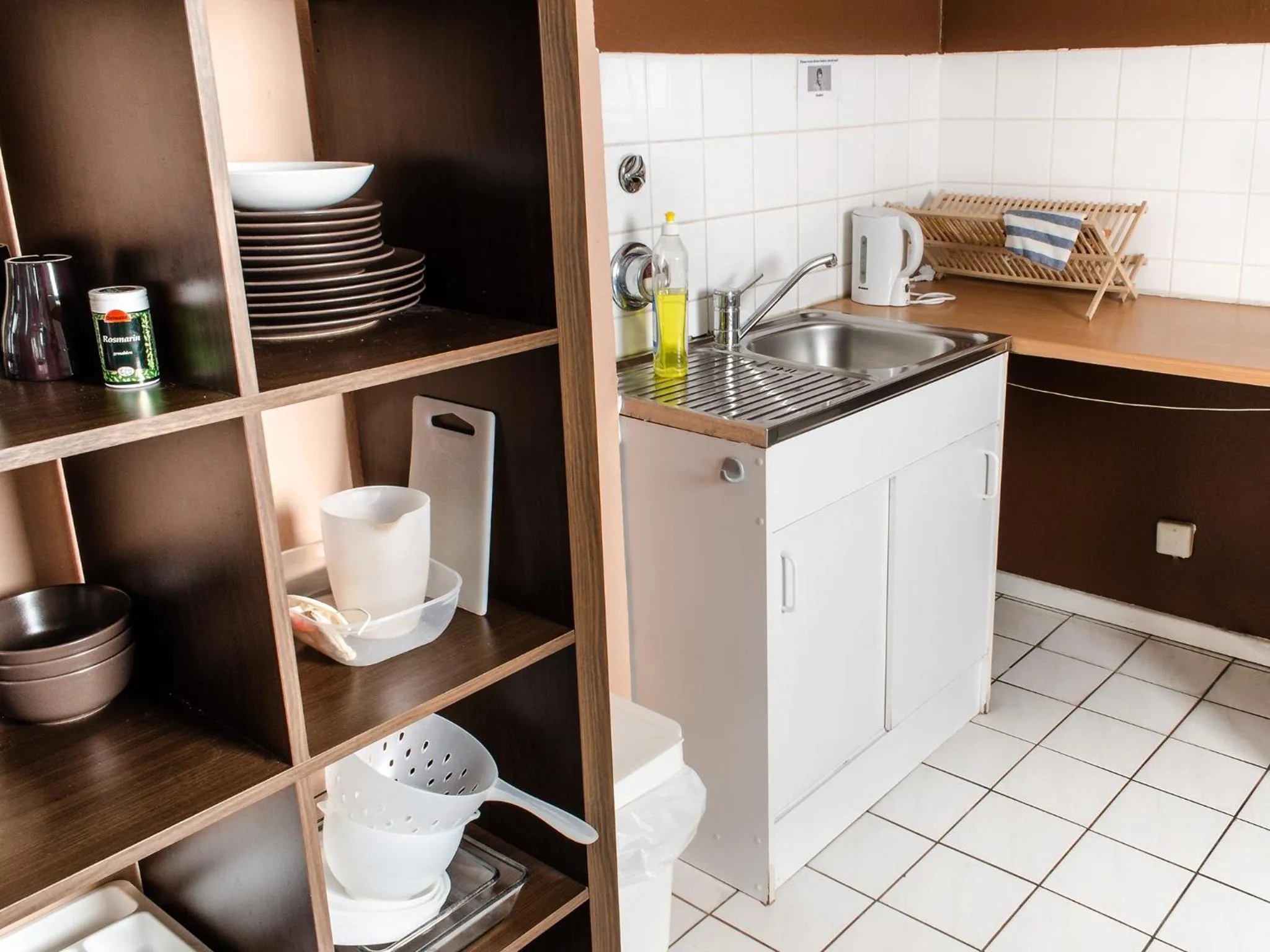 Kitchen or kitchenette in Lette'm Sleep Berlin
