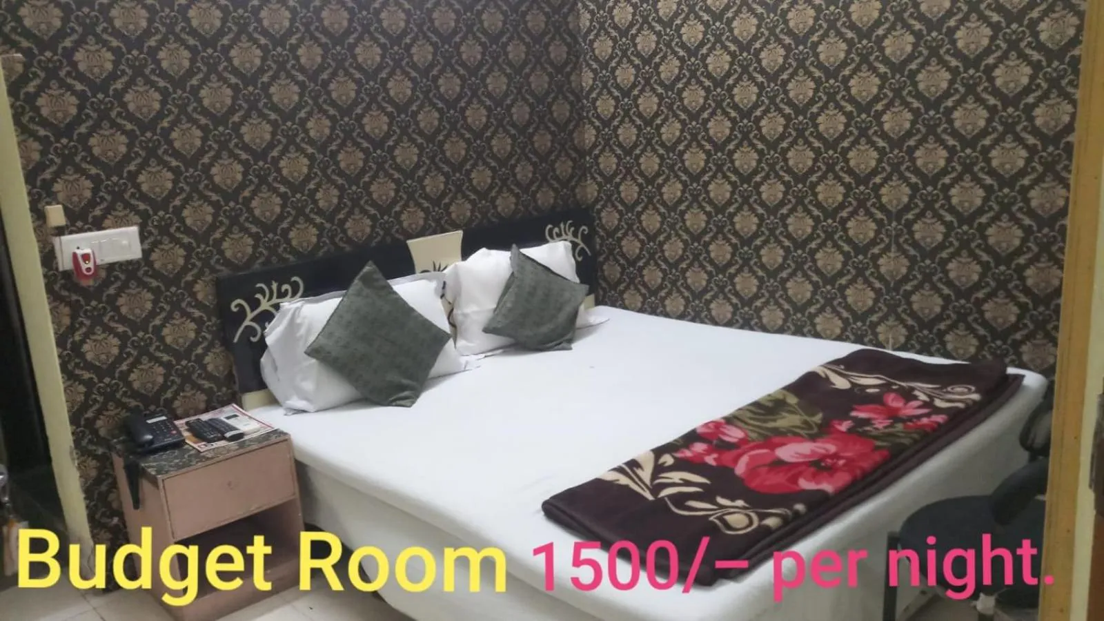 Bed in DS Residency Varanasi-Near Temple n Ghat-Parking