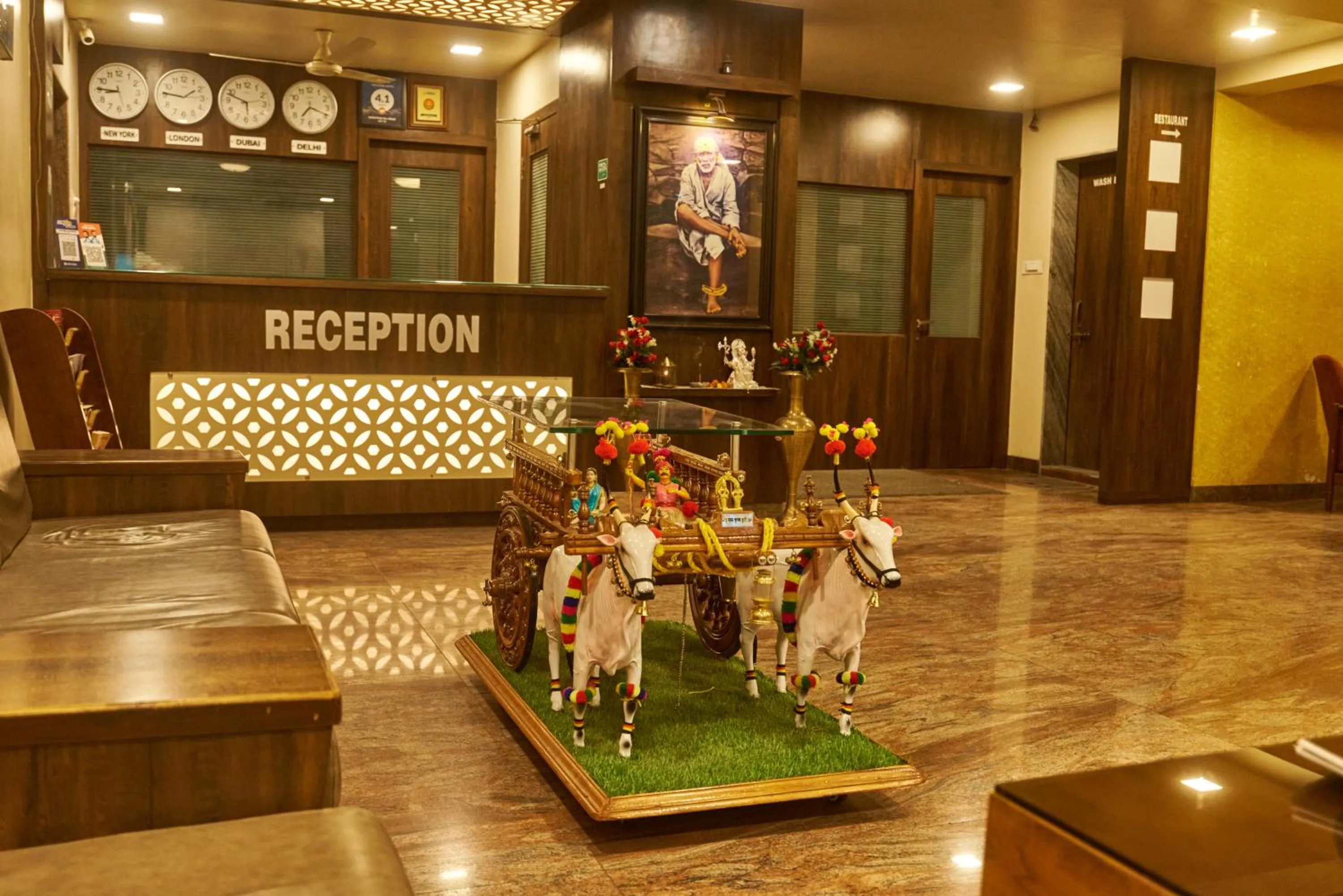 Lobby or reception in Hotel Pride Inn Shirdi
