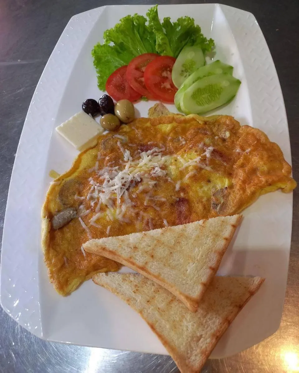 Breakfast in Benny's City Hotel