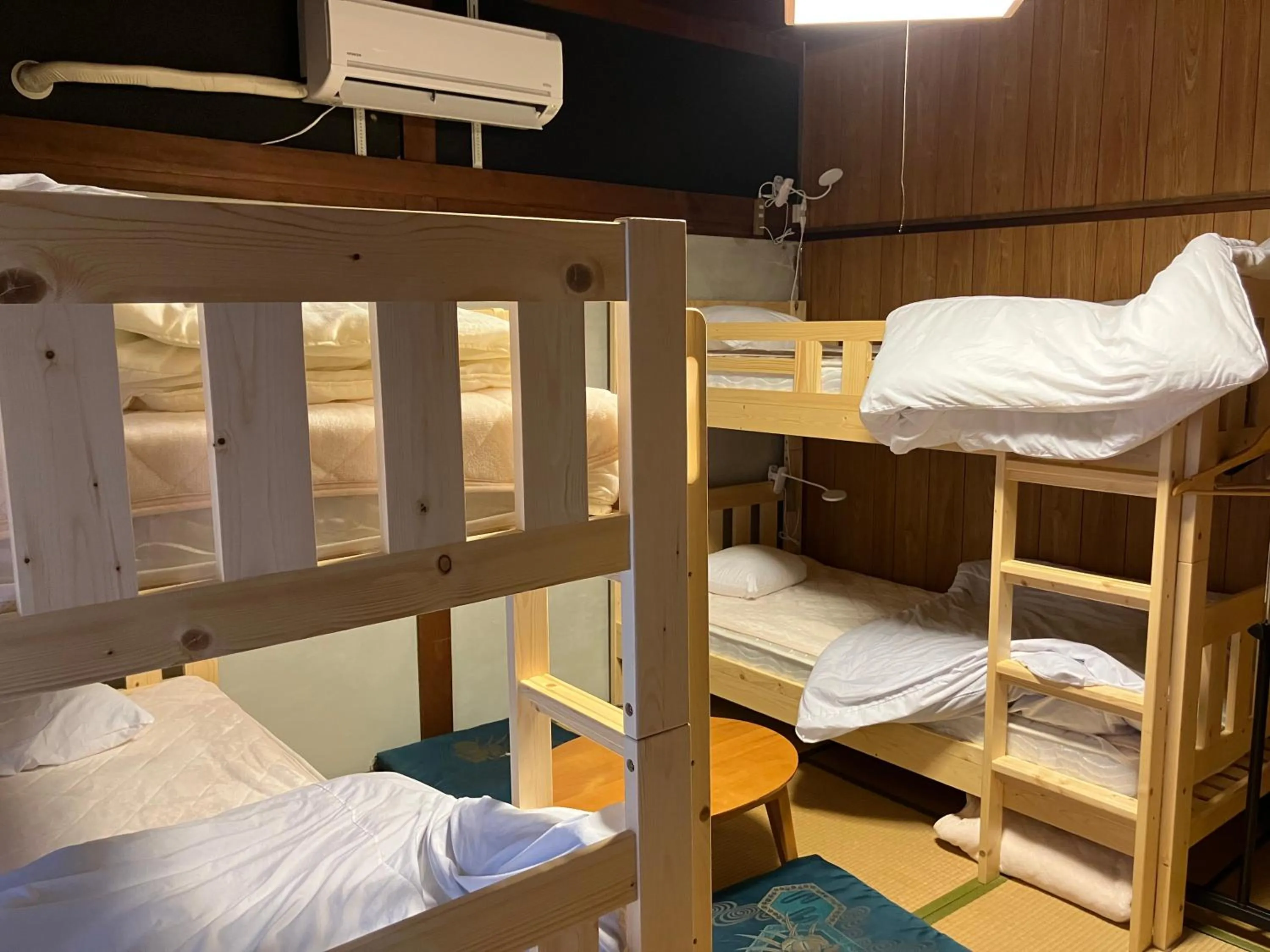 Photo of the whole room, Bed in wagaranchi