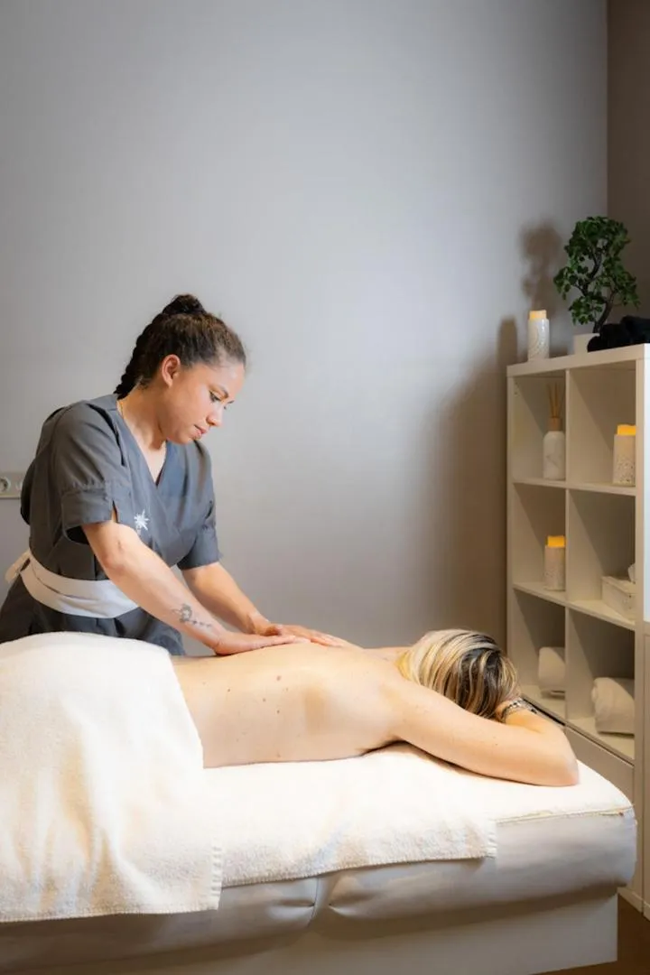 Massage in Royal Ours Blanc Boutique Hôtel & Spa