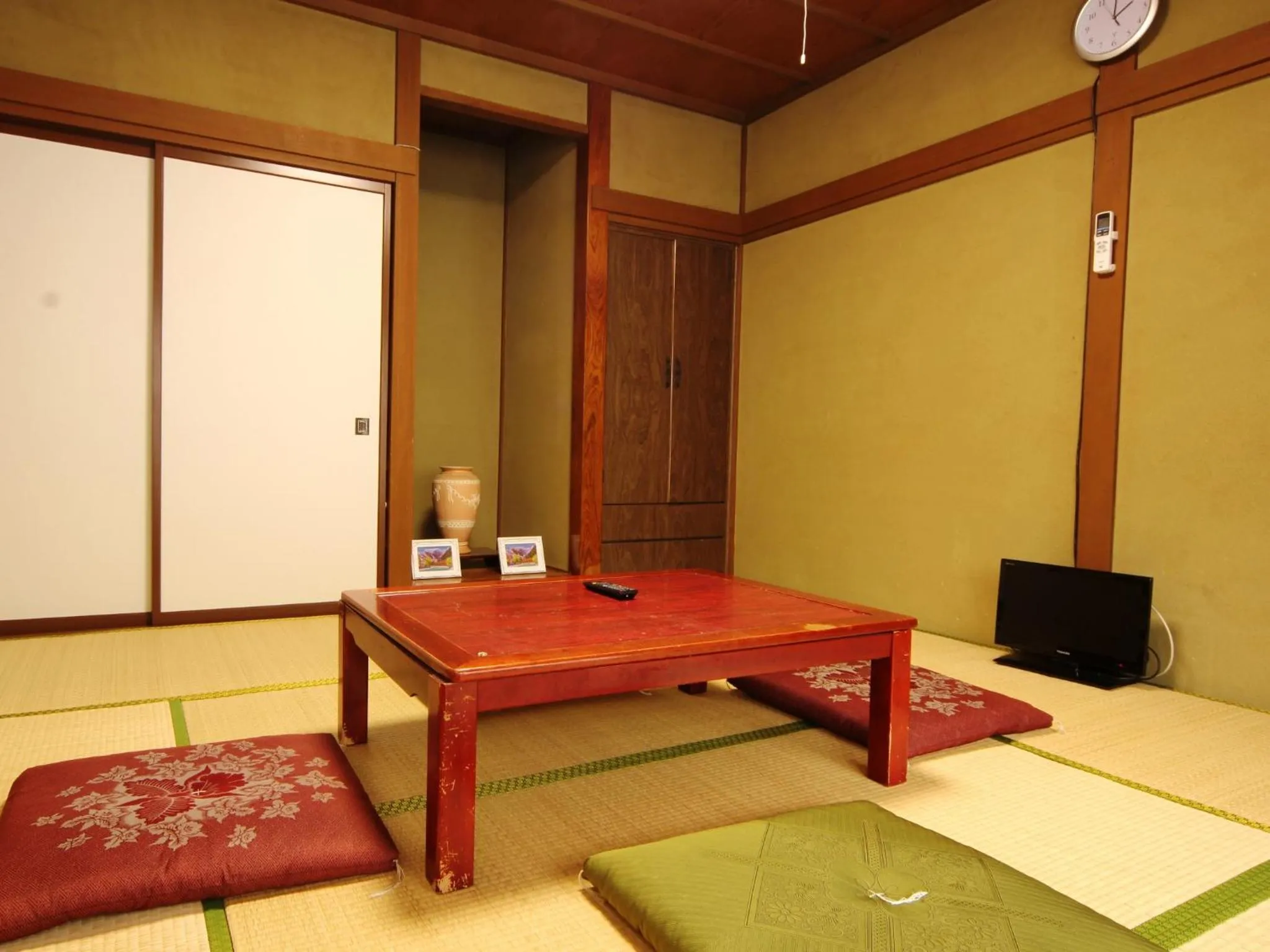 Photo of the whole room in Guesthouse Tomoshibi
