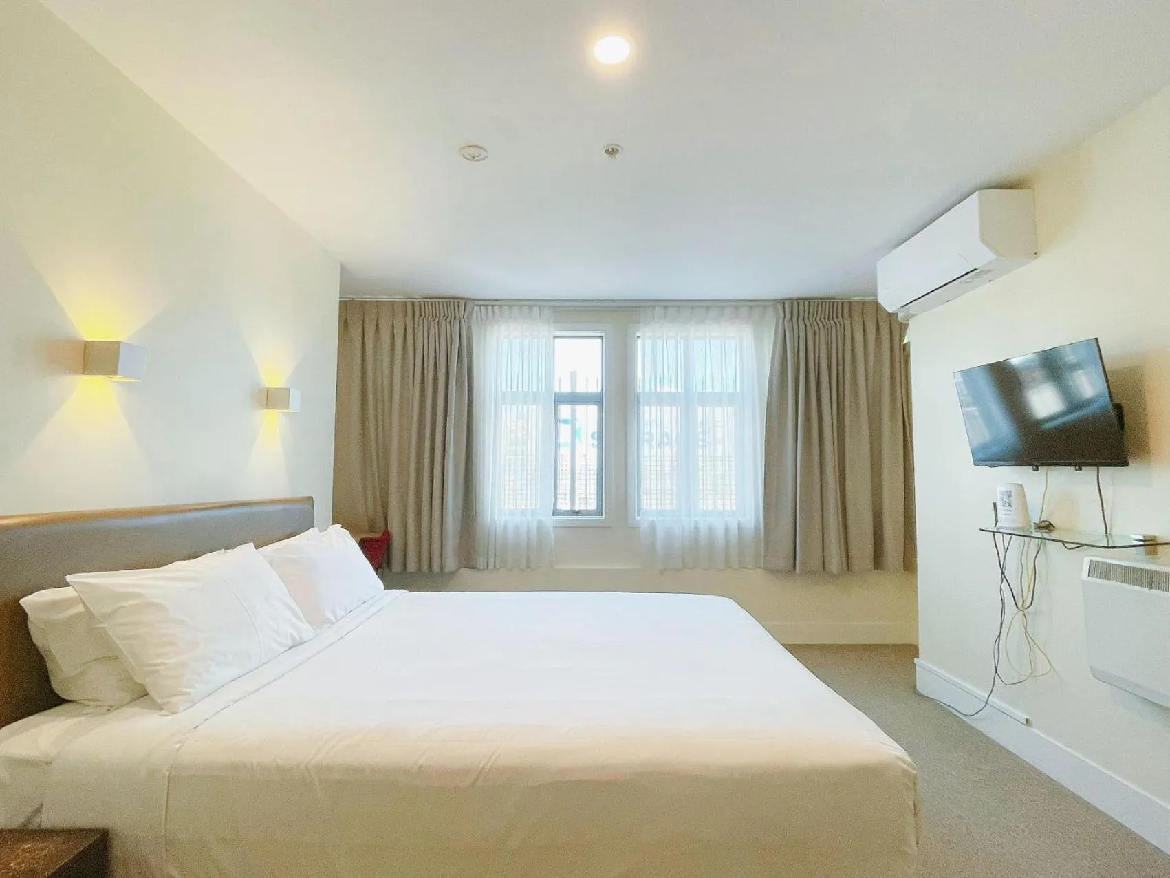 Photo of the whole room, Bed in Grand Central Serviced Apartments