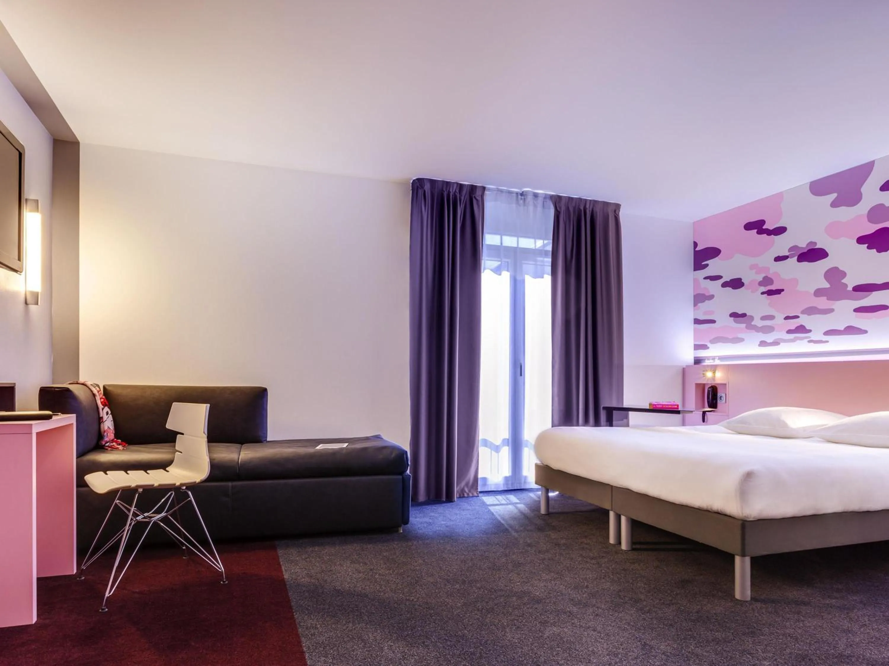 Bedroom, Bed in ibis Styles Nantes Centre Gare