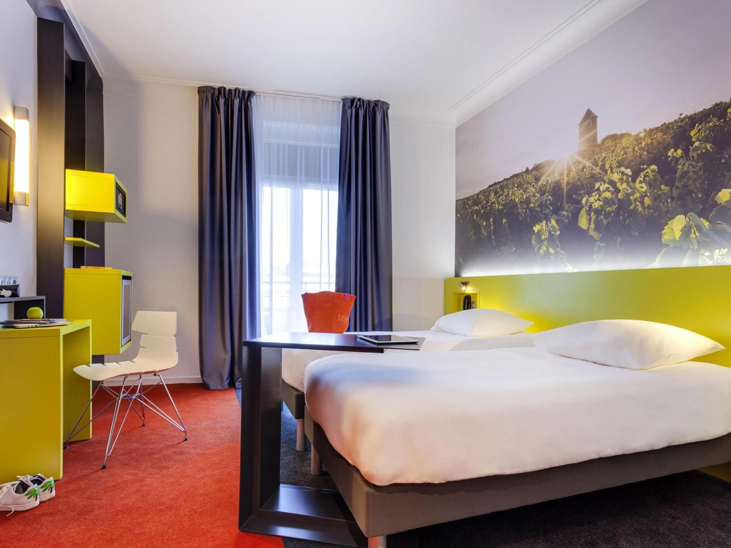 Bedroom, Bed in ibis Styles Nantes Centre Gare