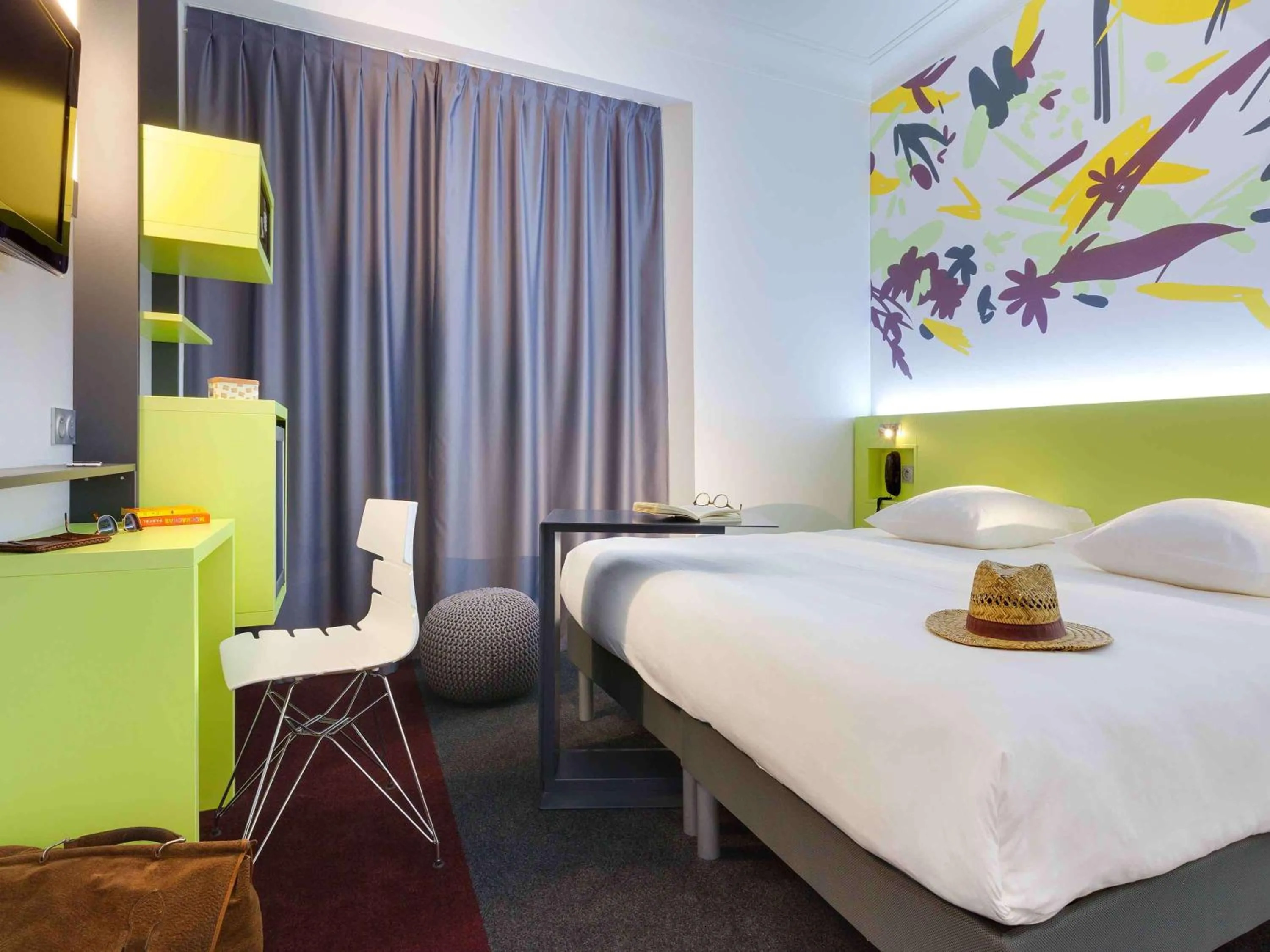 Property building, Bed in ibis Styles Nantes Centre Gare