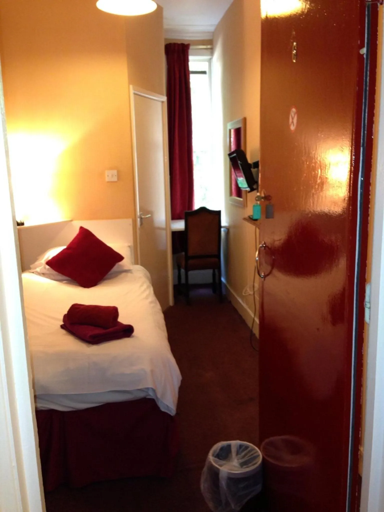 Bedroom, Bed in Abbey Lodge Hotel