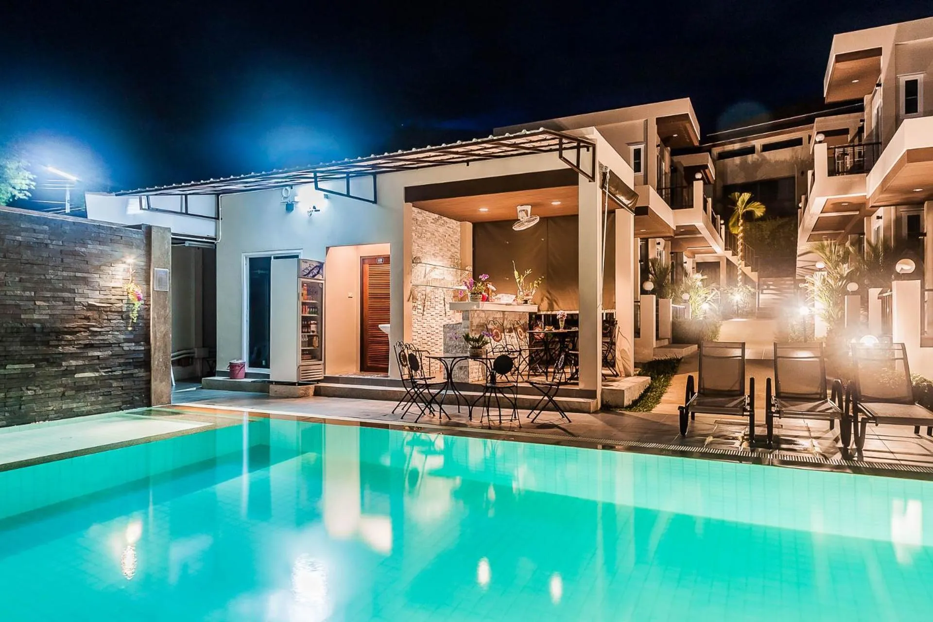 Swimming pool in Thuan Resort