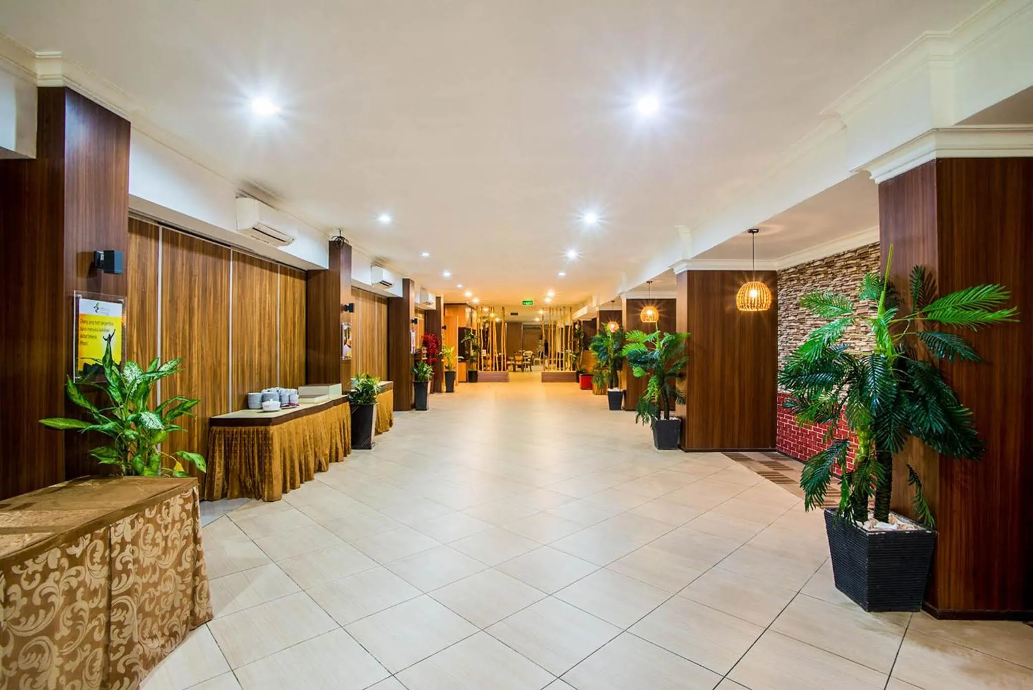 Lobby or reception in Royal Park Hotel