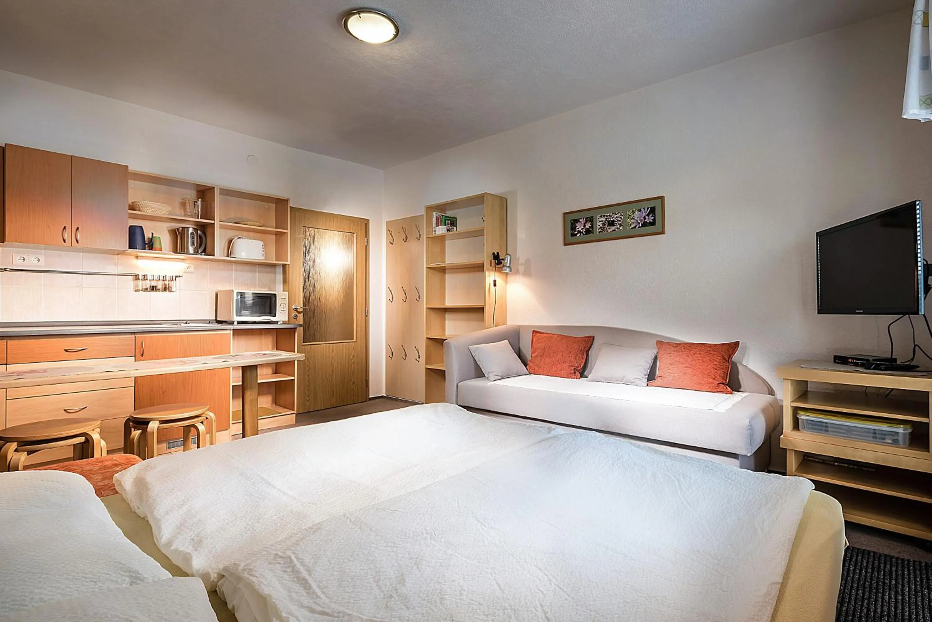 Photo of the whole room, Bed in ALMET štúdio 404