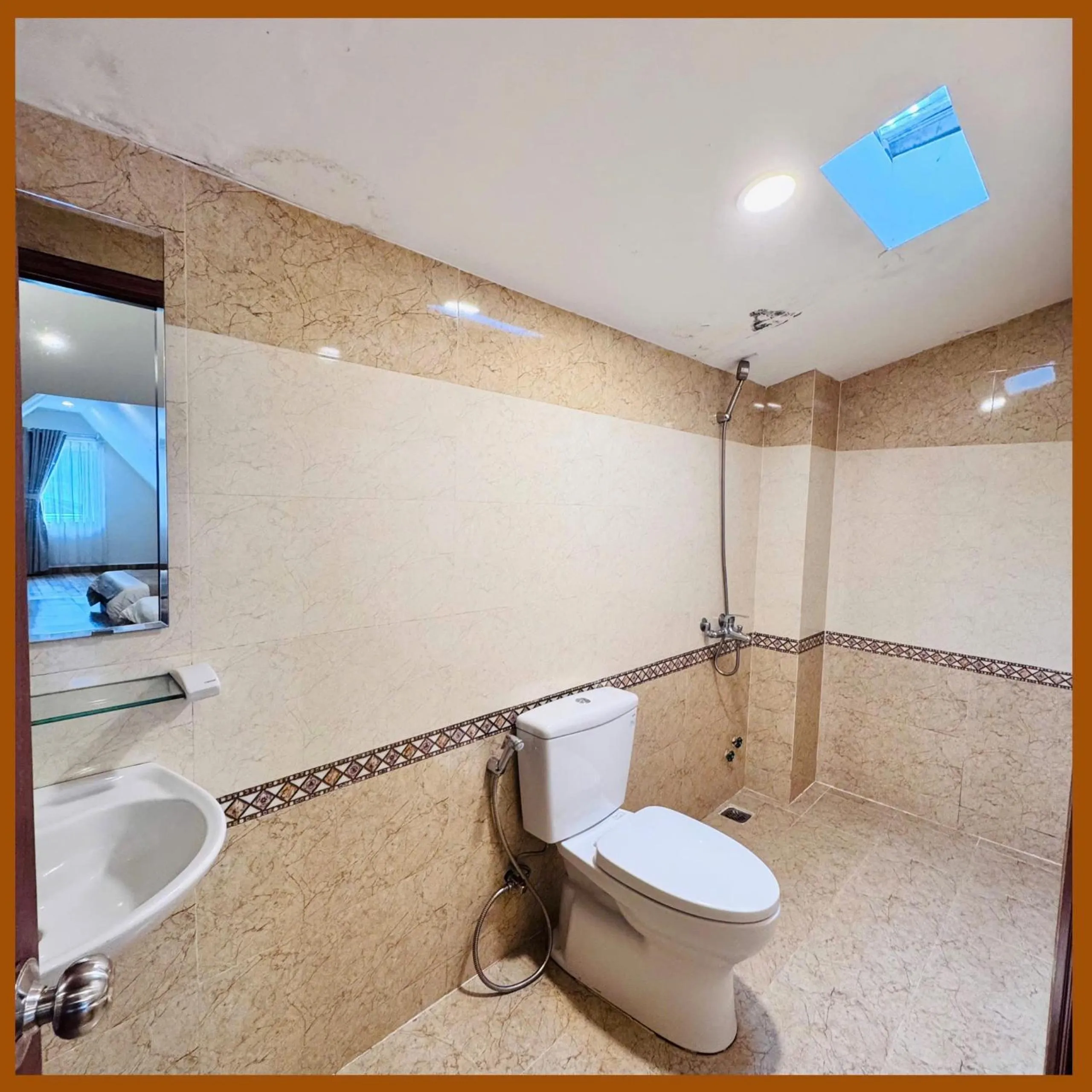 Toilet in Nam Xuan Premium Hotel