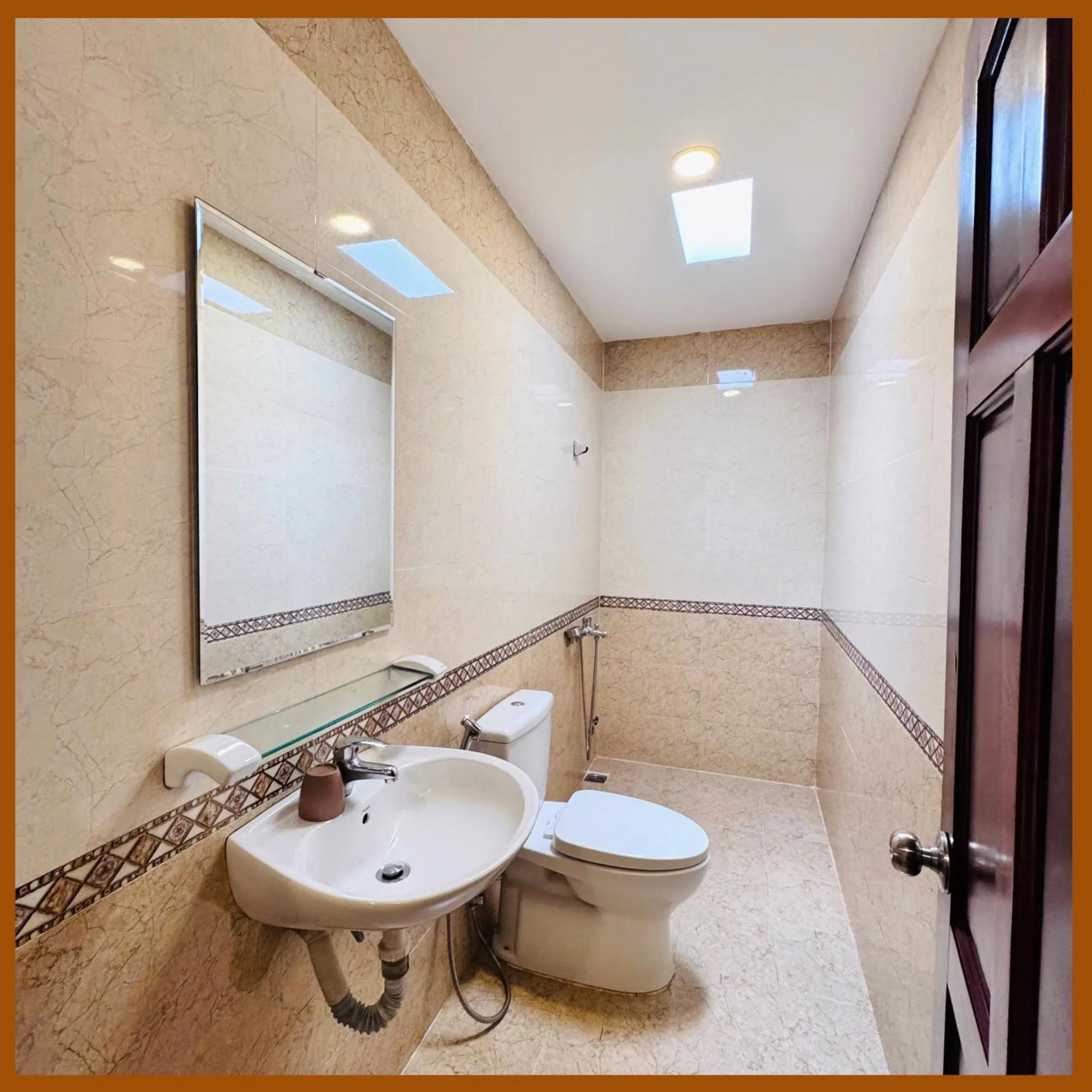 Toilet in Nam Xuan Premium Hotel