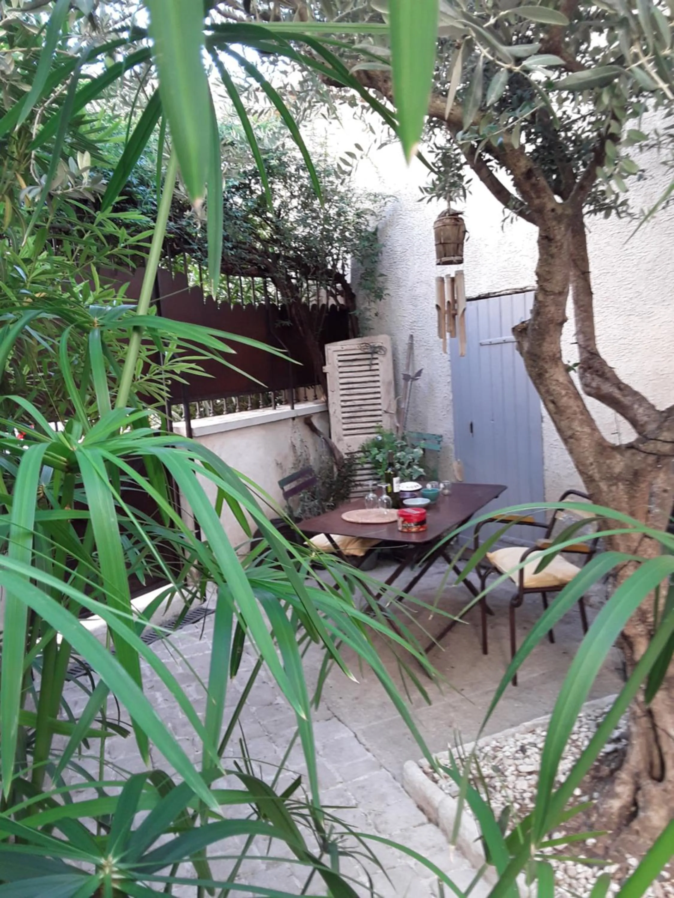 Inner courtyard view in Alheuredusud