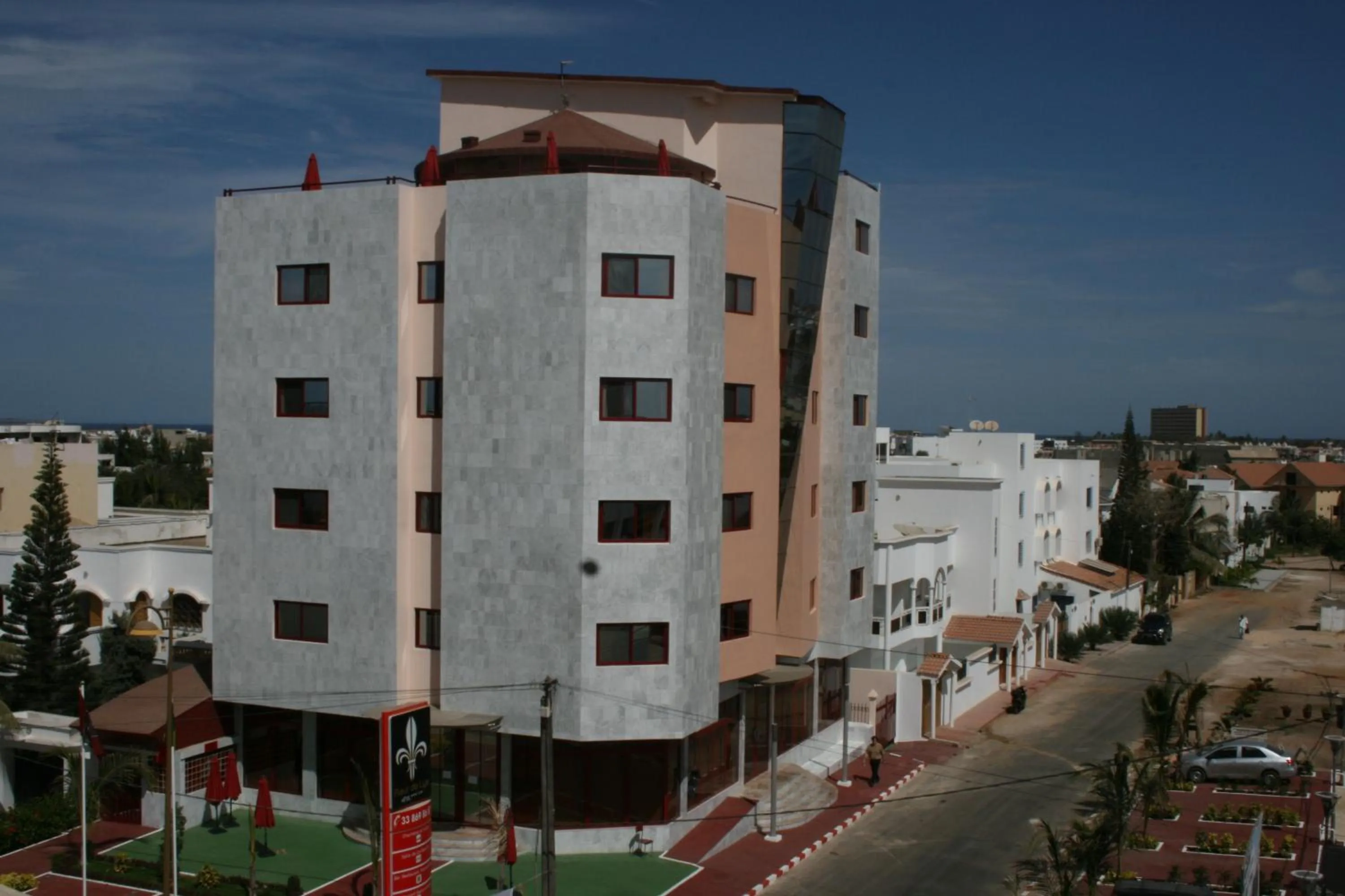 Facade/entrance in Hotel Fleur De Lys Almadies