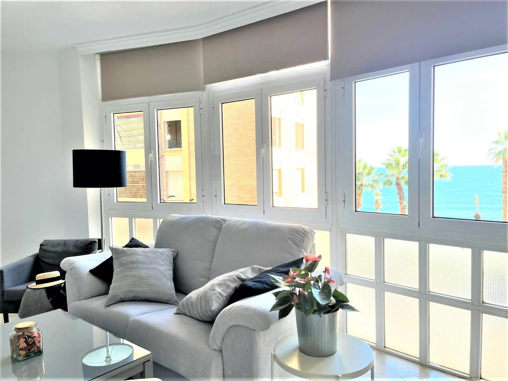 Lounge or bar in Rentcostadelsol Malagueta Arenal