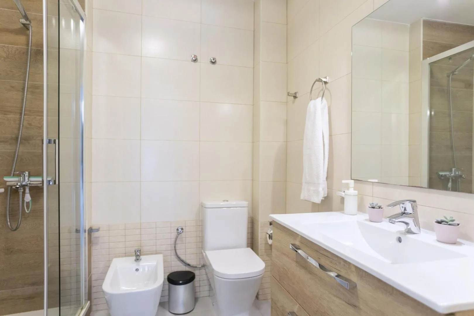 Bathroom in Rentcostadelsol Malagueta Arenal