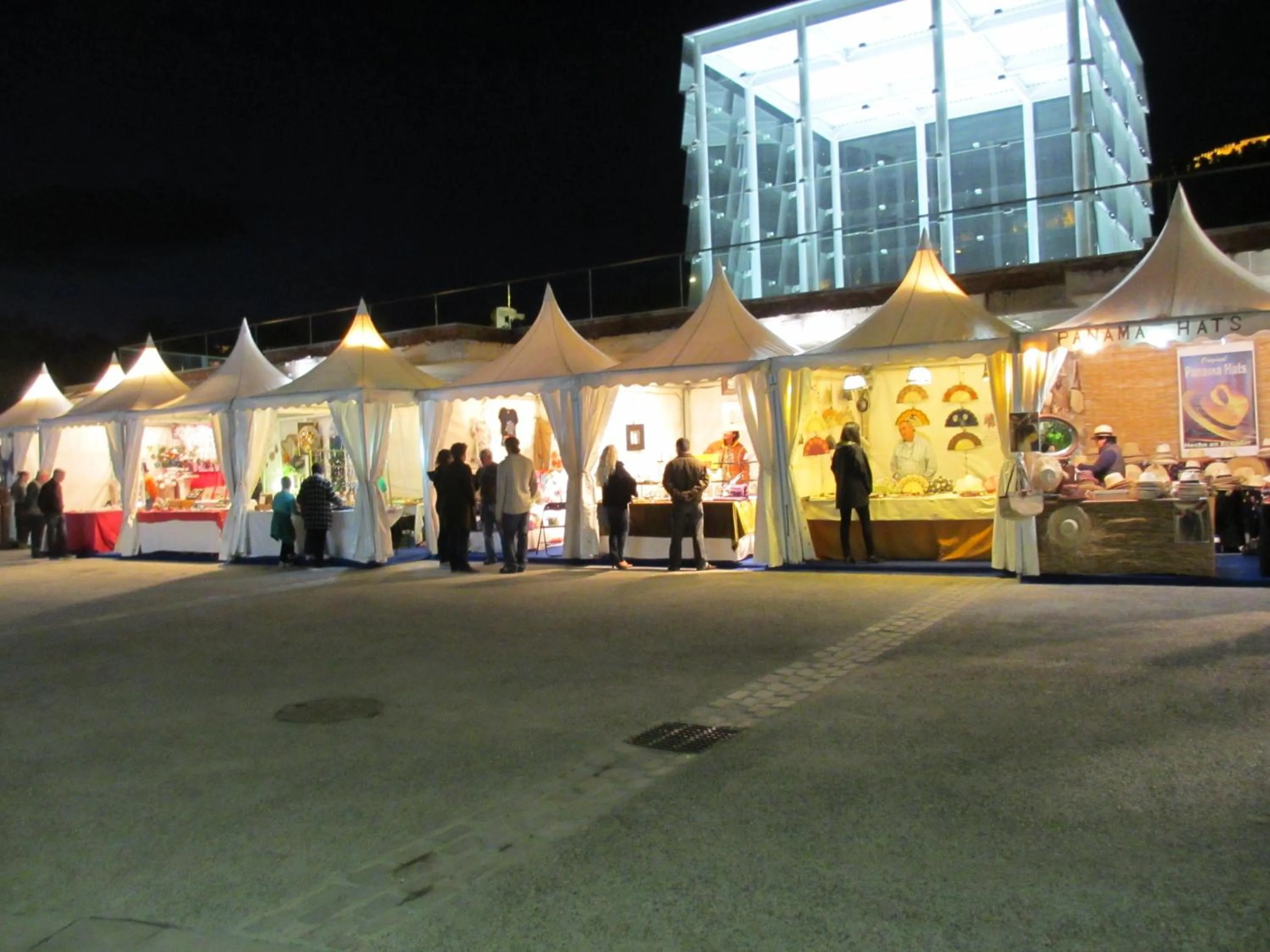 Shopping Area in Rentcostadelsol Malagueta Arenal