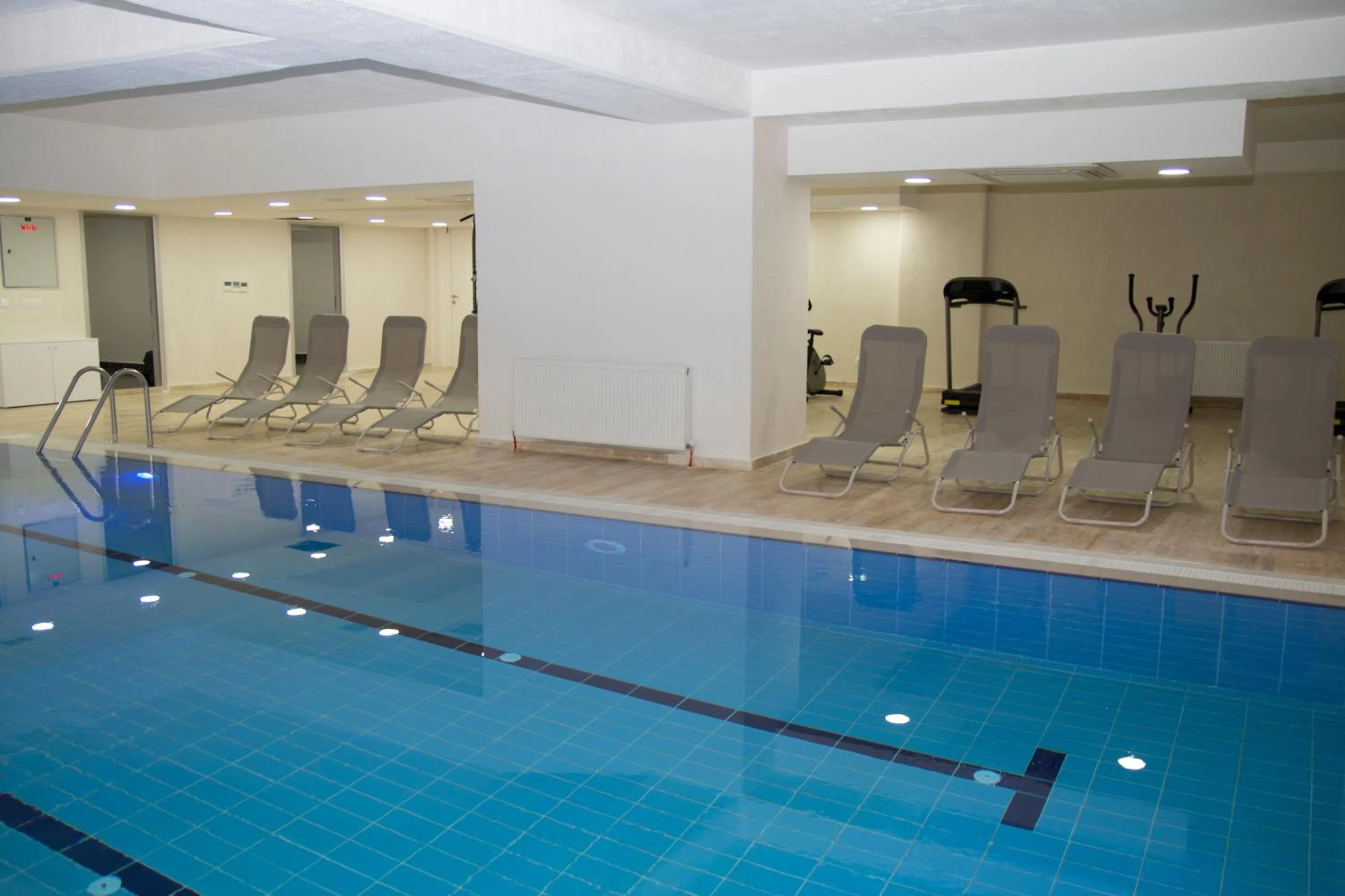 Swimming pool in Zin D Home Dudullu Otel