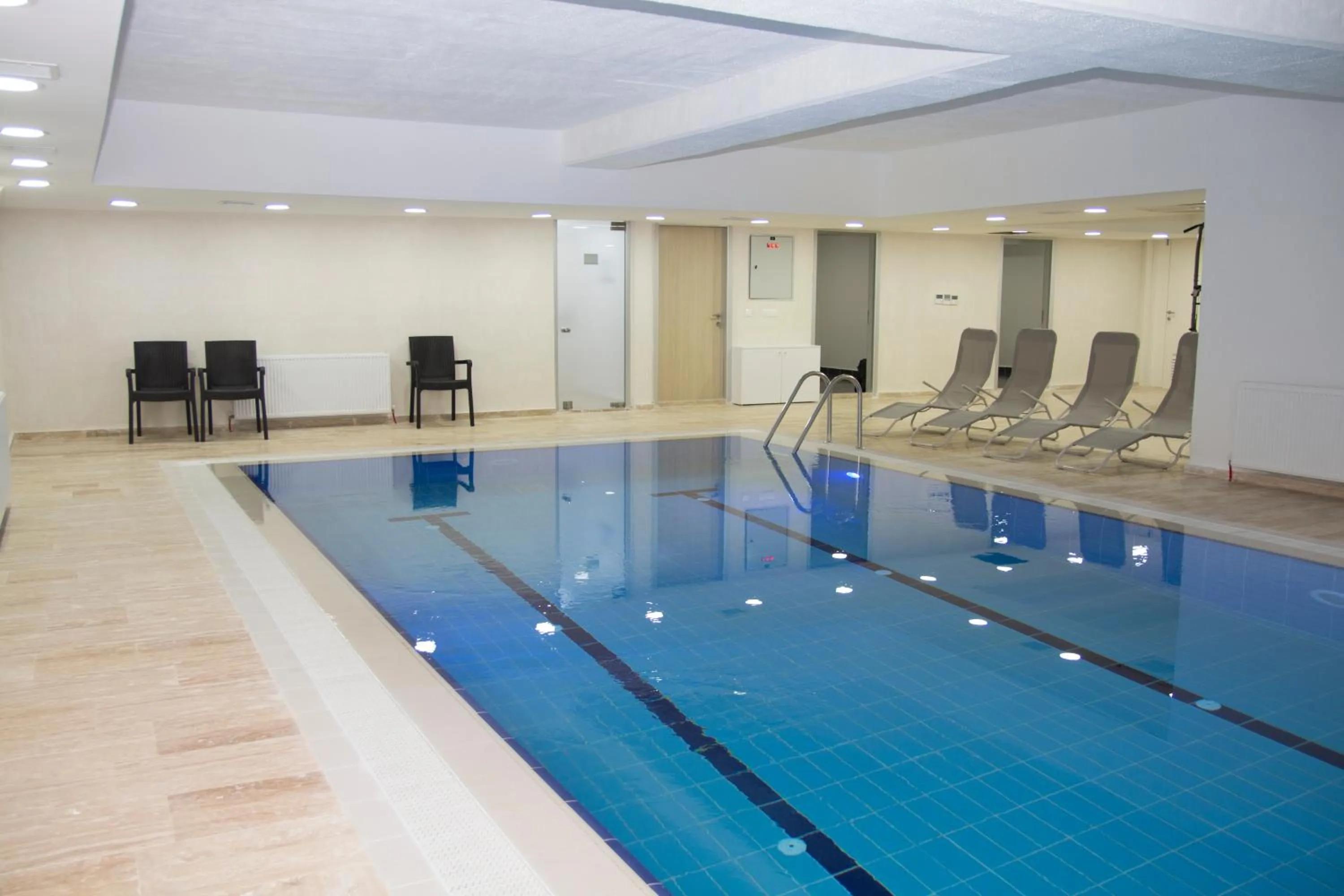 Swimming pool in Zin D Home Dudullu Otel