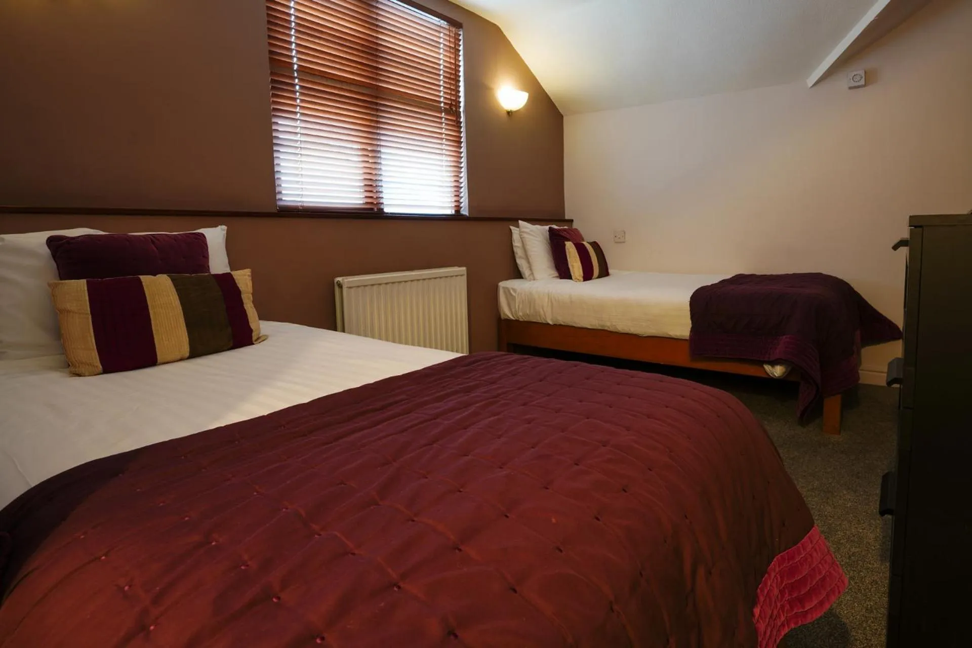 Bedroom, Bed in Gomersal Park Hotel & Bazaar Spa