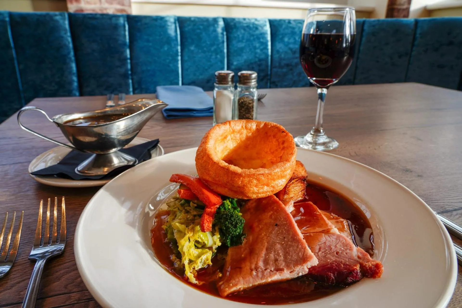 Food and drinks in Gomersal Park Hotel & Bazaar Spa