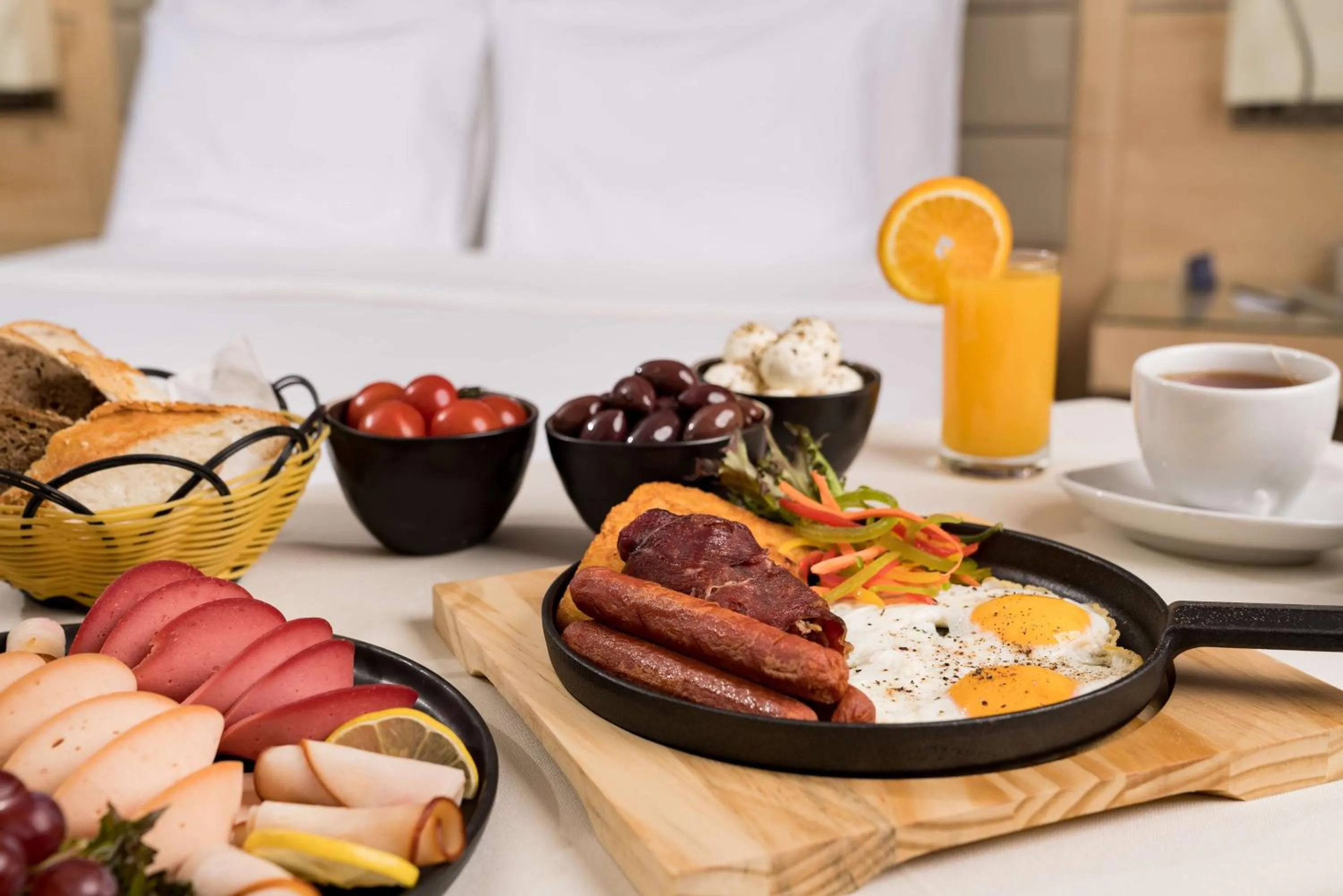 Restaurant/places to eat in SAS Residence & Hotel Dhahran