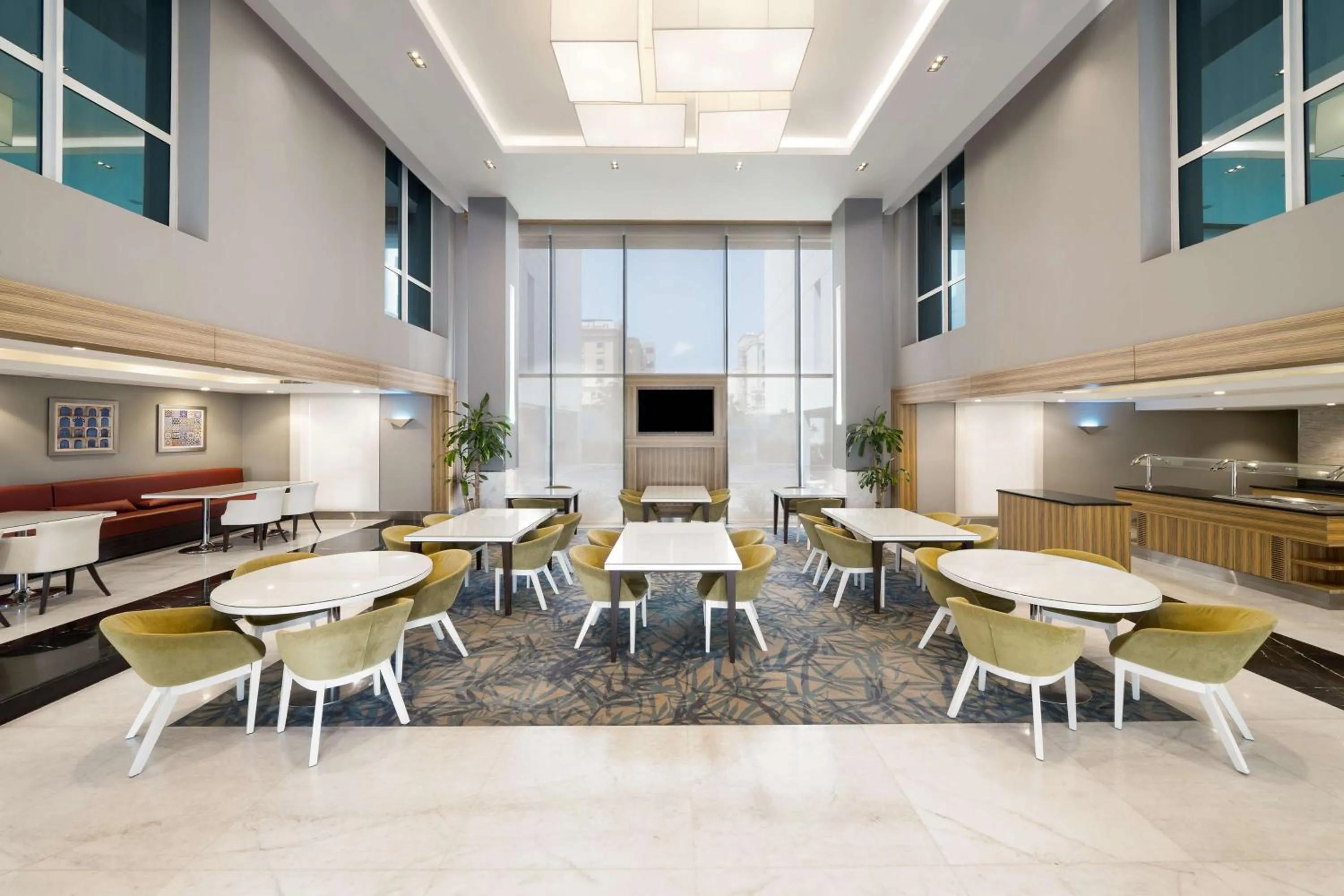 Restaurant/places to eat in SAS Residence & Hotel Dhahran