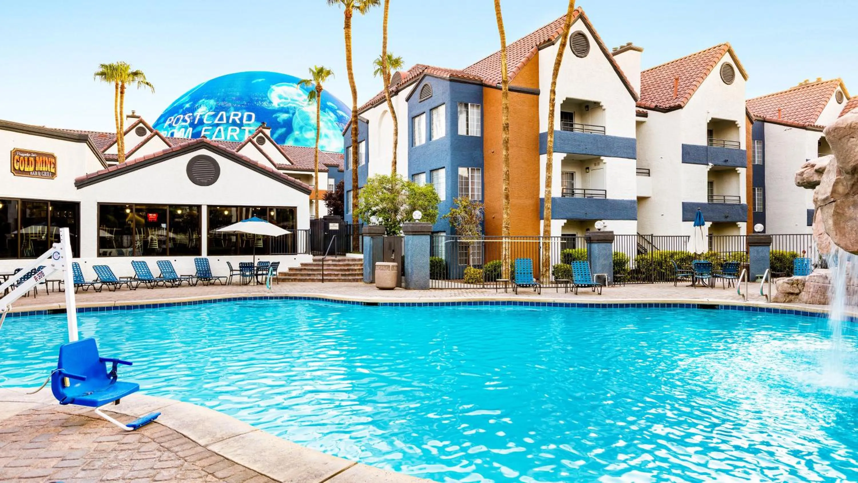 Swimming pool in Holiday Inn Club Vacations at Desert Club Resort