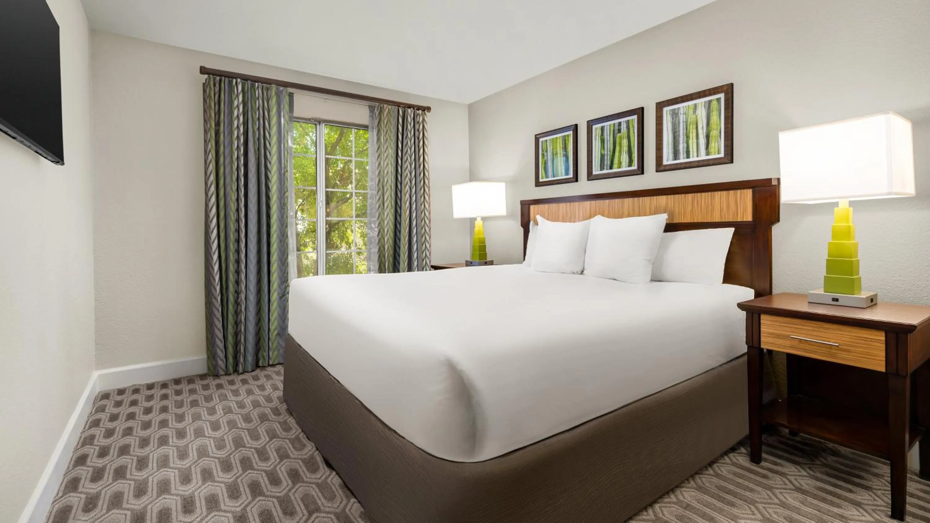 Photo of the whole room, Bed in Holiday Inn Club Vacations at Desert Club Resort