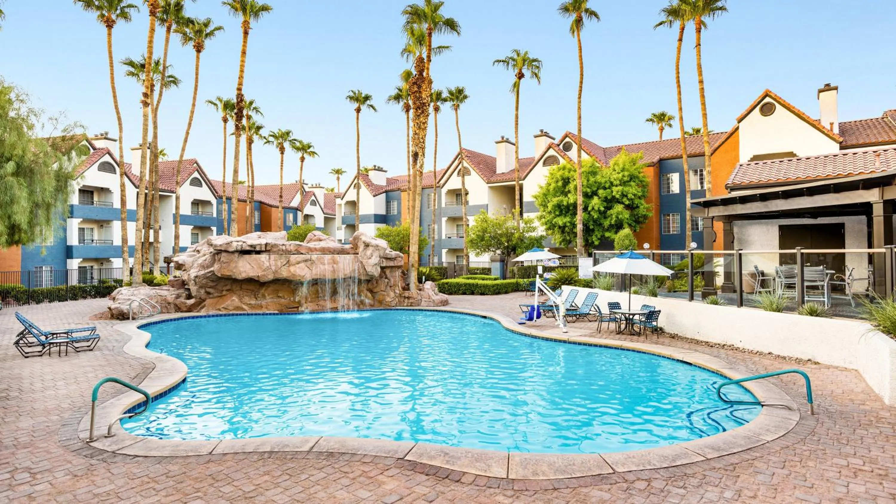 Swimming pool in Holiday Inn Club Vacations at Desert Club Resort