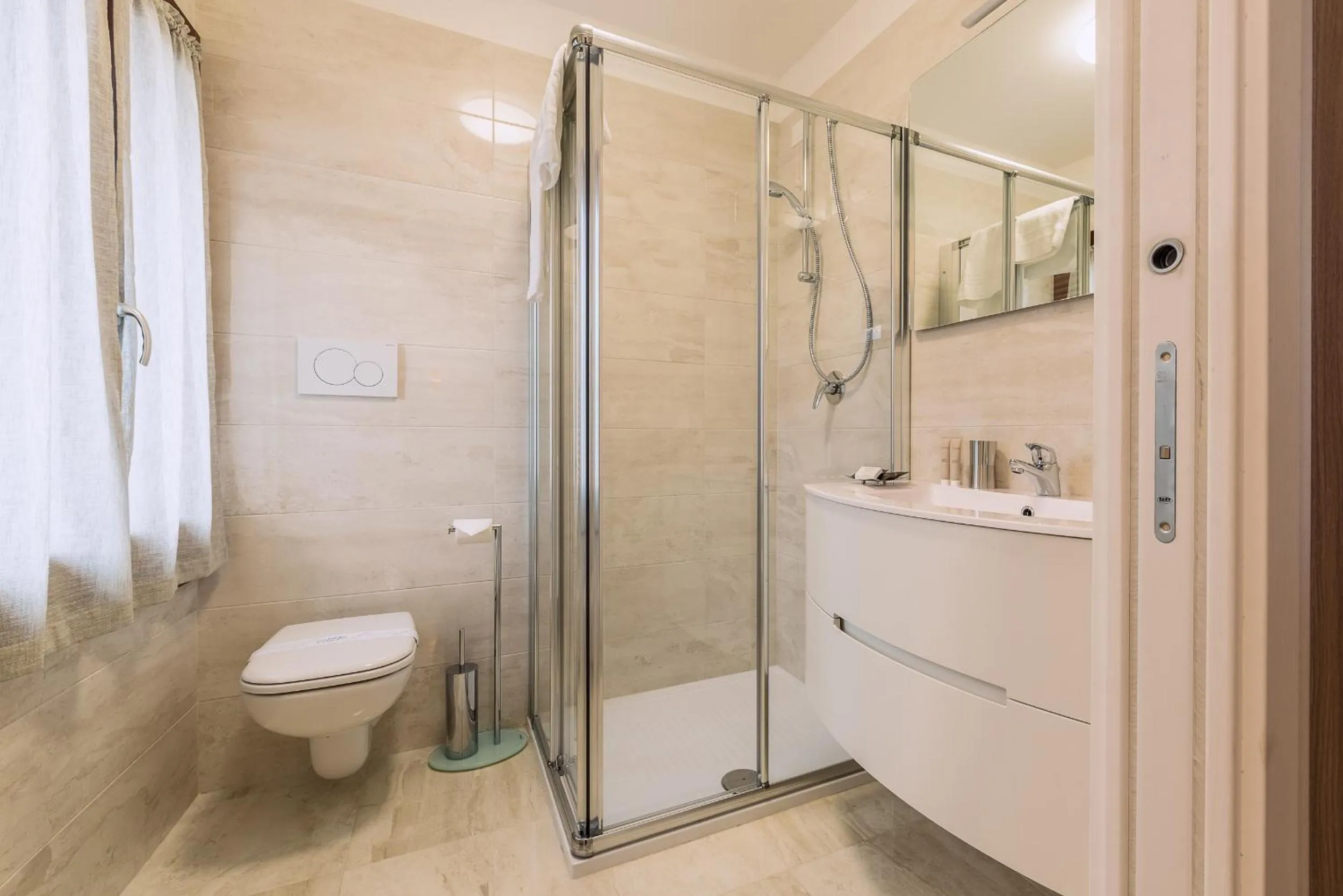 Bathroom in Charming Palace Corte del Teatro