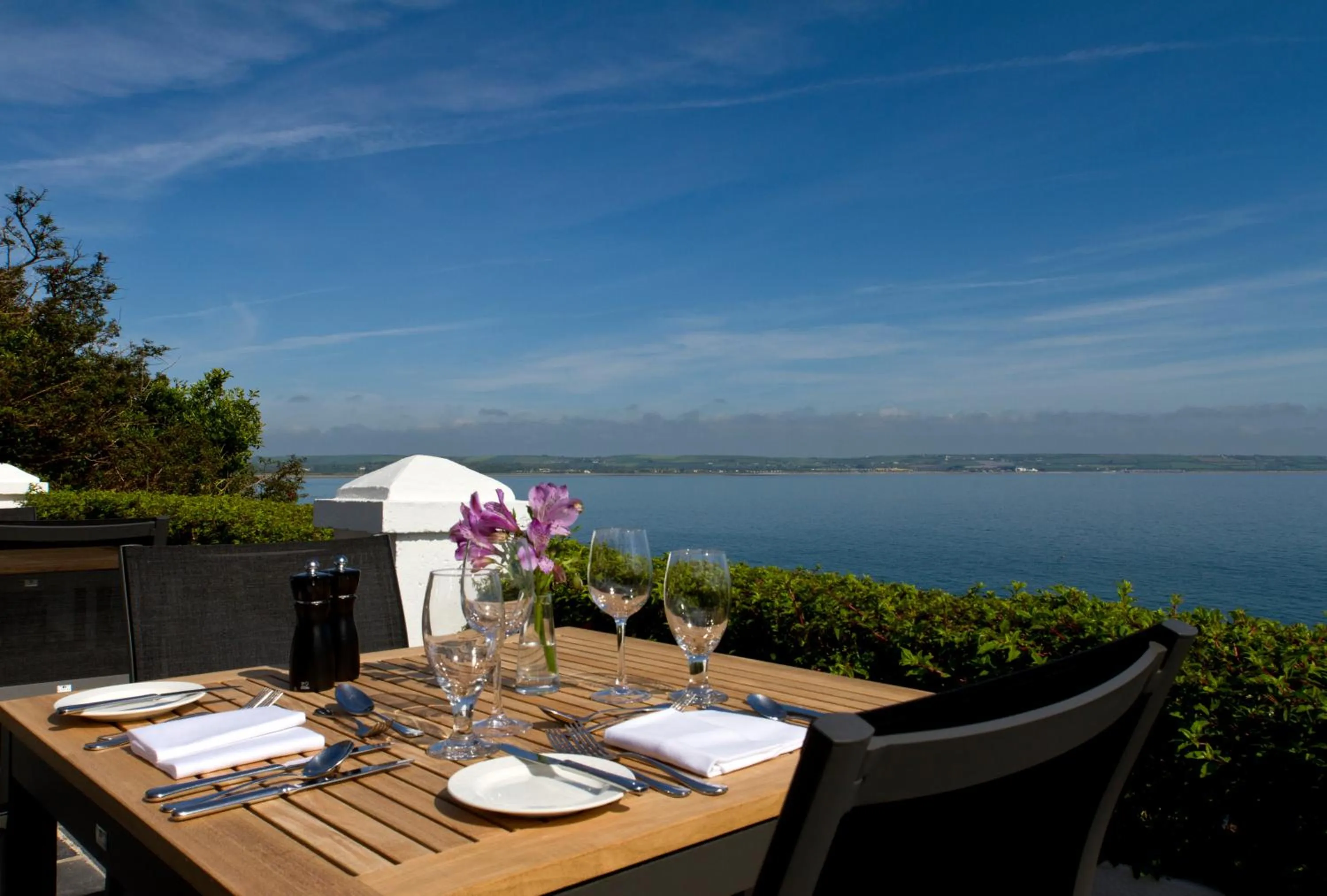 Restaurant/places to eat in Bayview Hotel