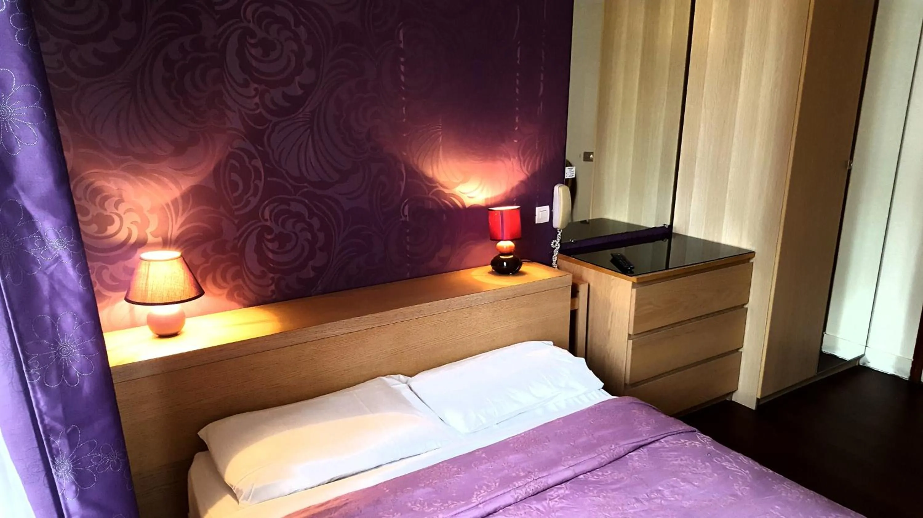 Bedroom, Bed in Hôtel Média