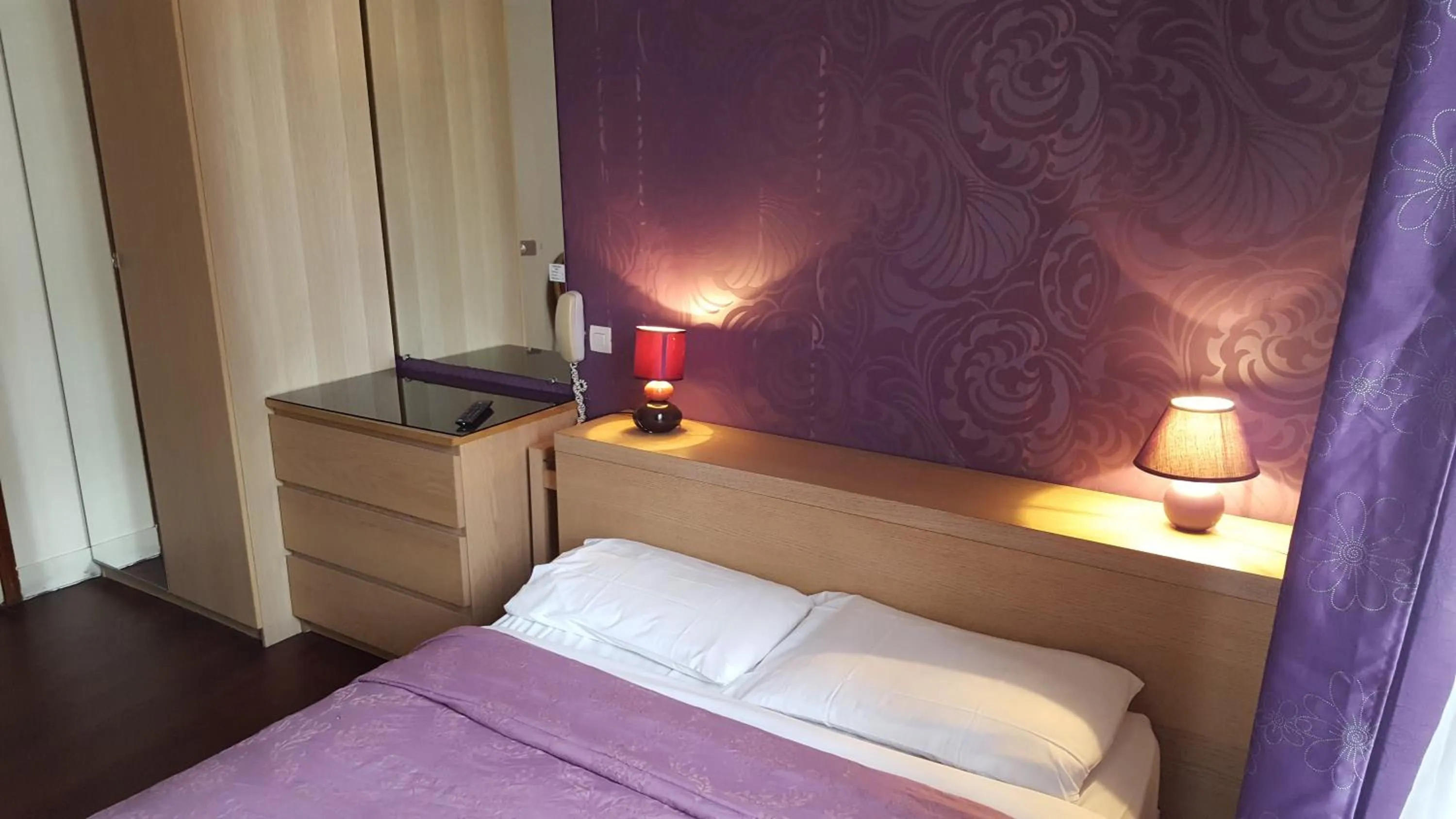 Bedroom, Bed in Hôtel Média