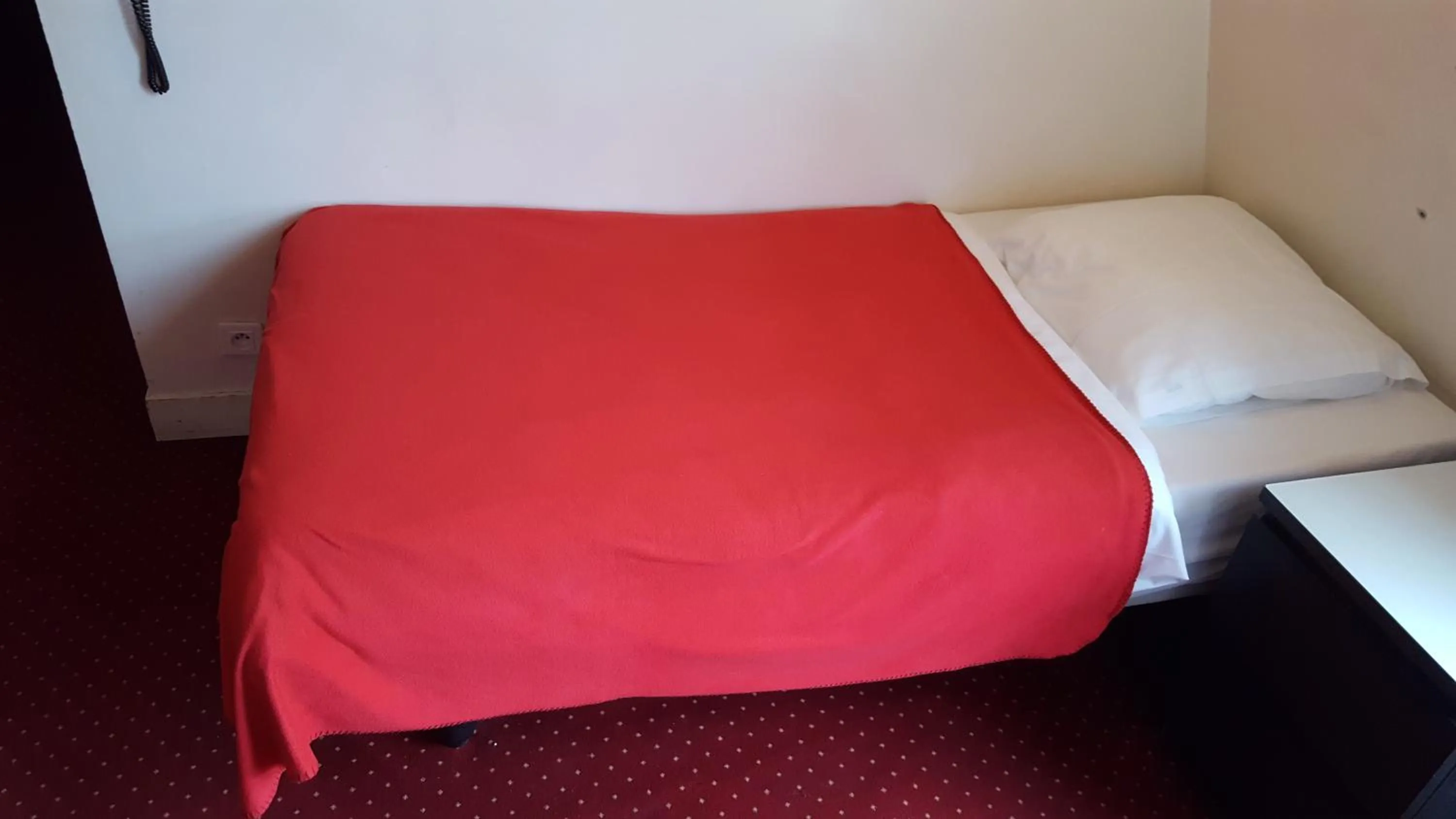 Bedroom, Bed in Hôtel Média