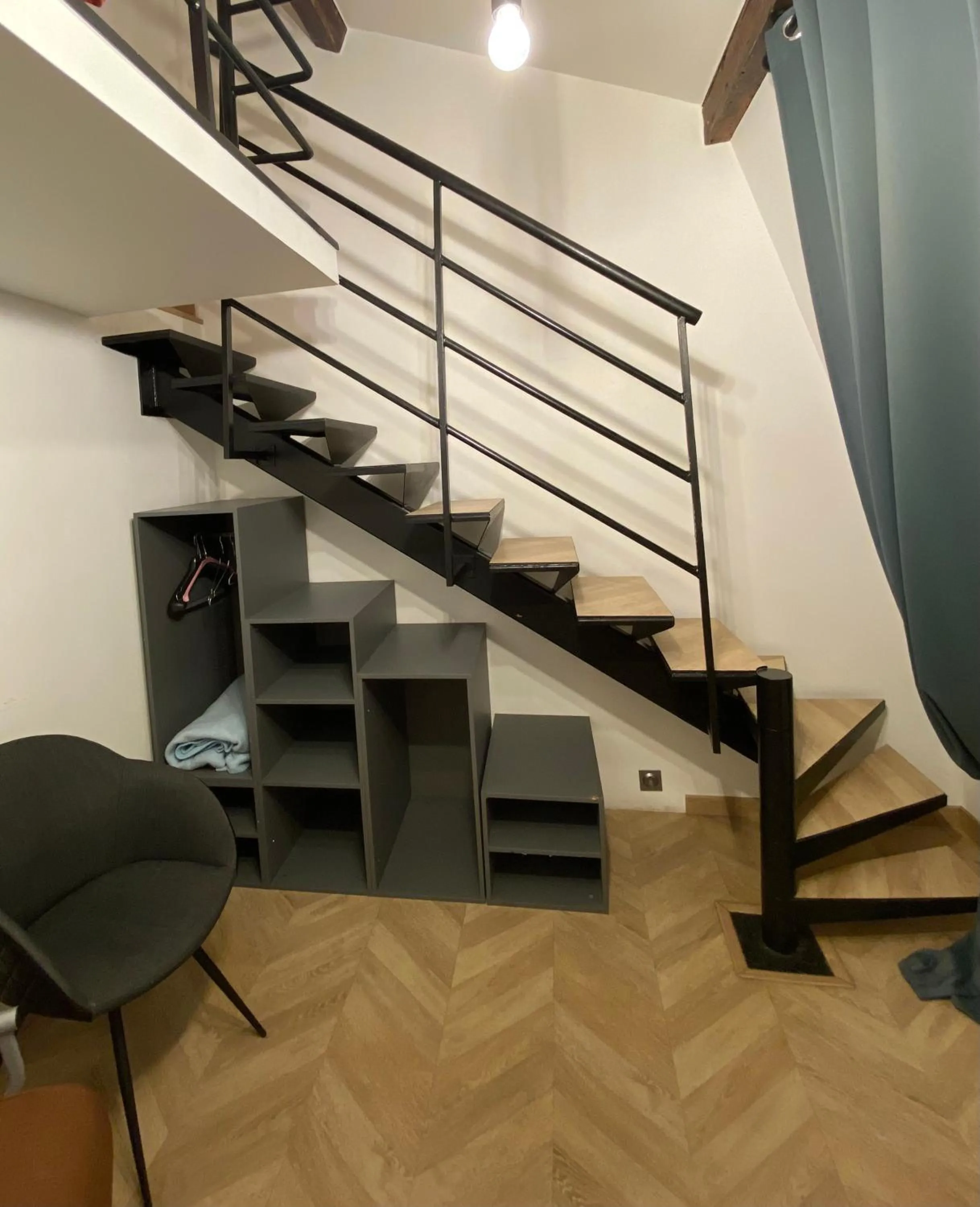 Bedroom in Hôtel Média